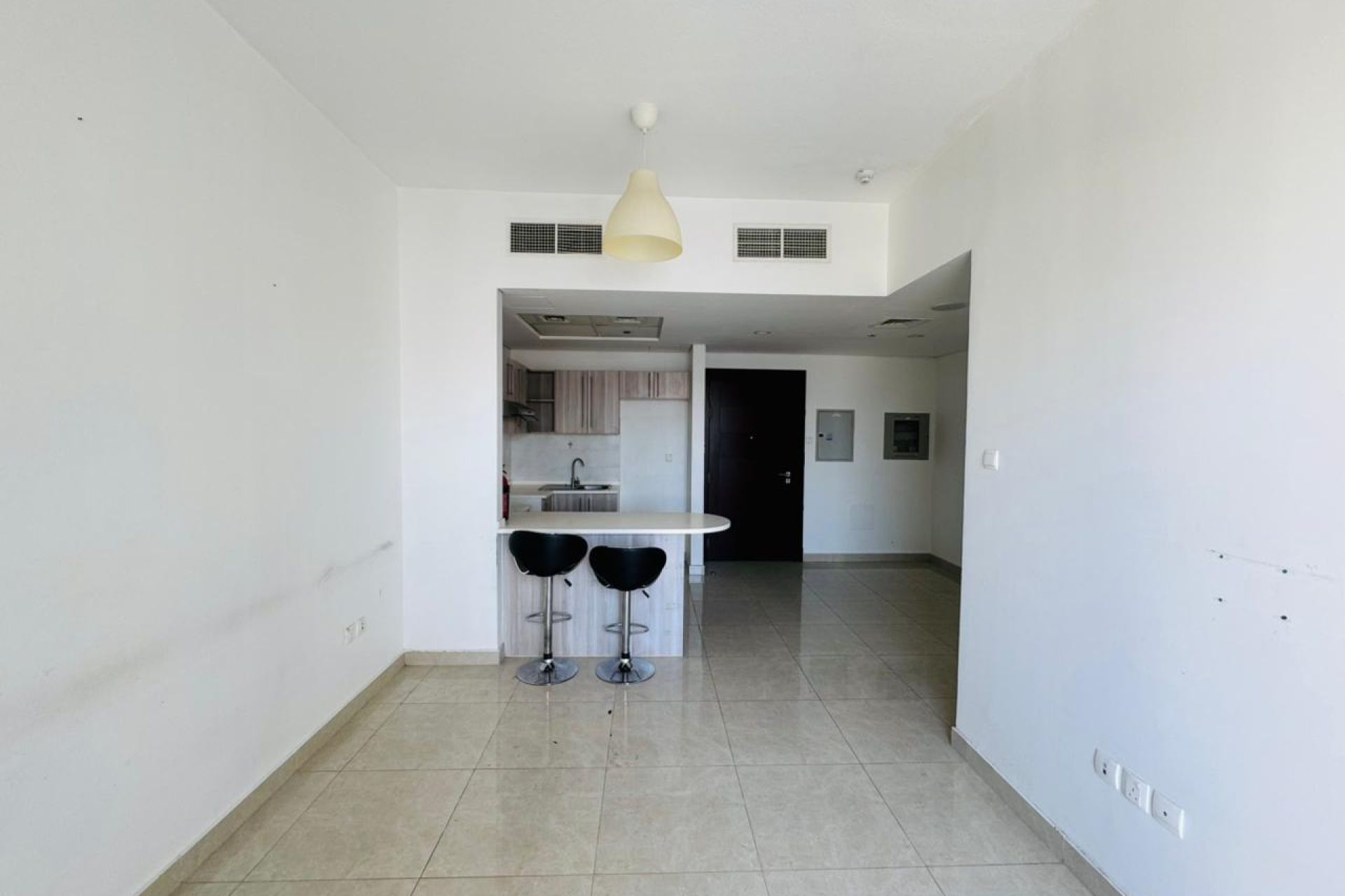 Low Price | Vacant | Mid Floor