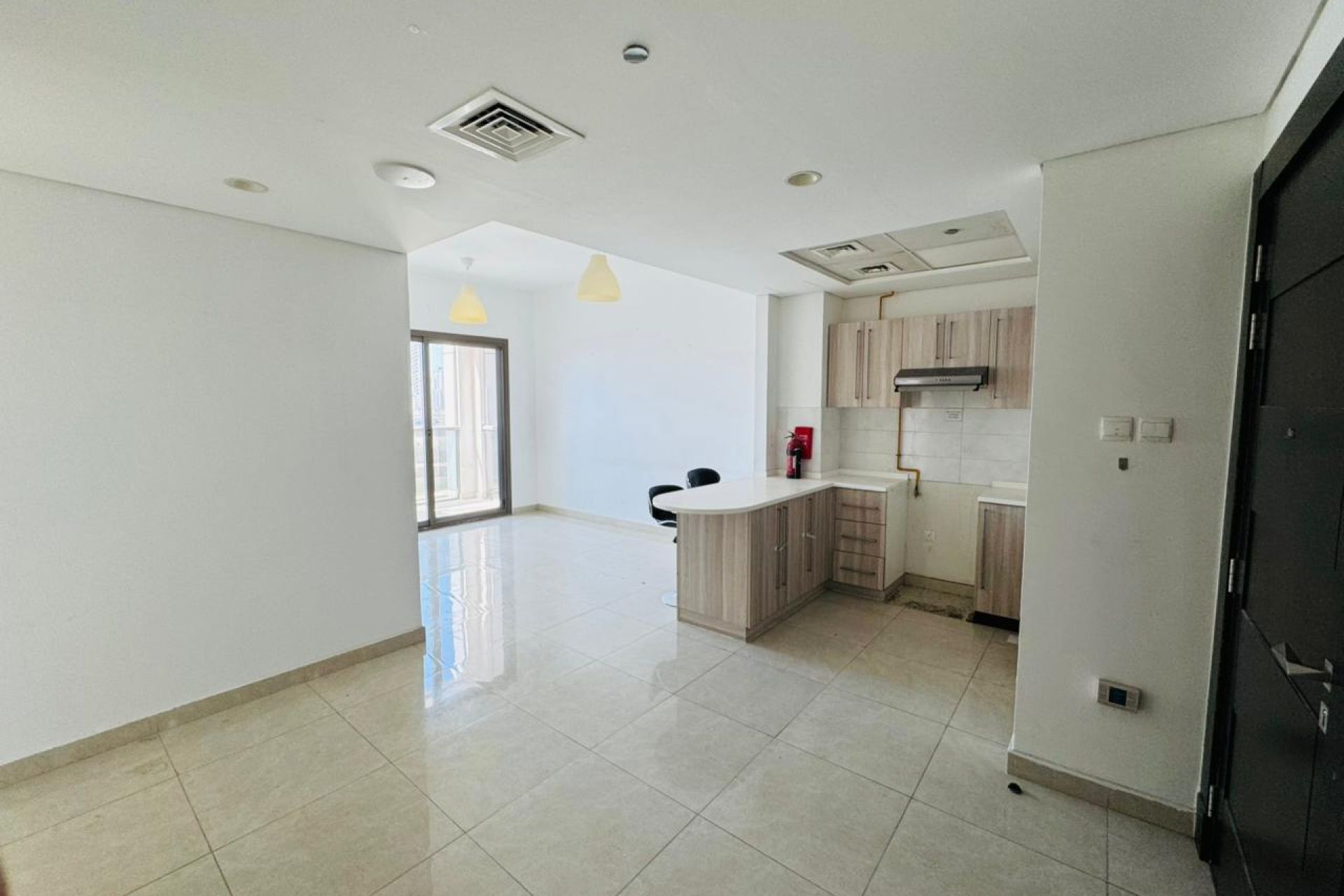 Low Price | Vacant | Mid Floor