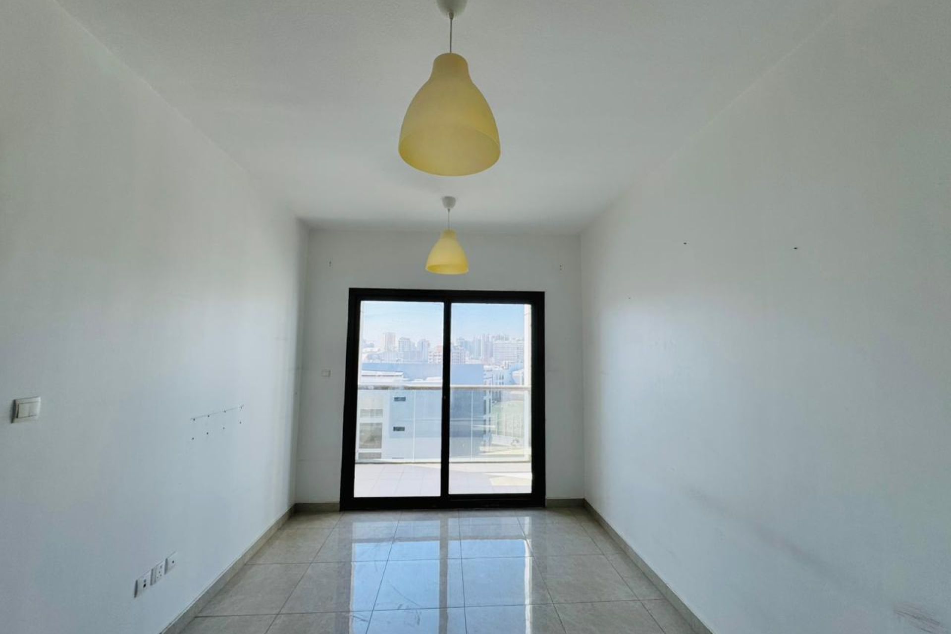 Low Price | Vacant | Mid Floor