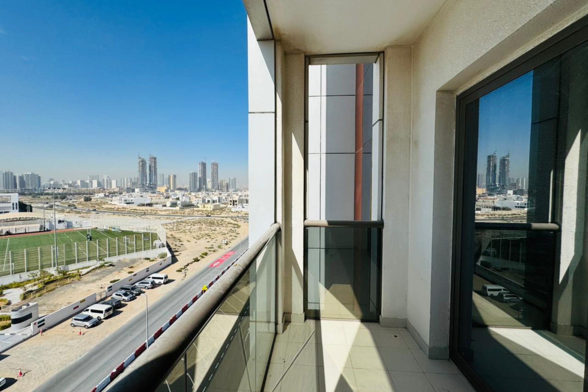 Low Price | Vacant | Mid Floor