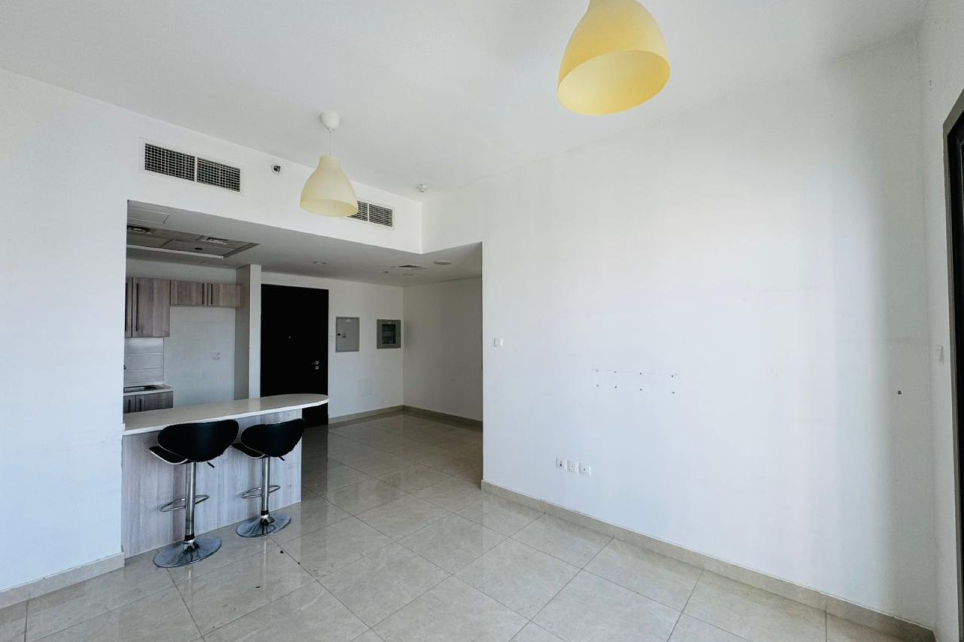 Low Price | Vacant | Mid Floor