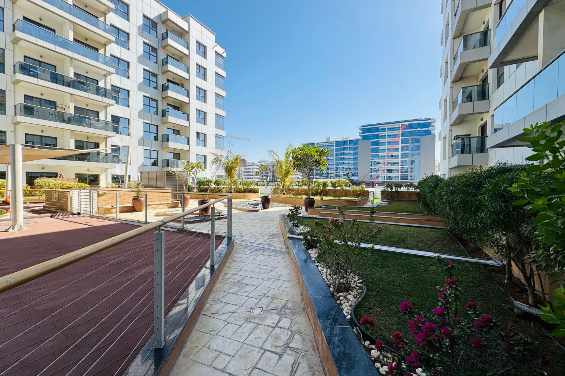 Low Price | Vacant | Mid Floor