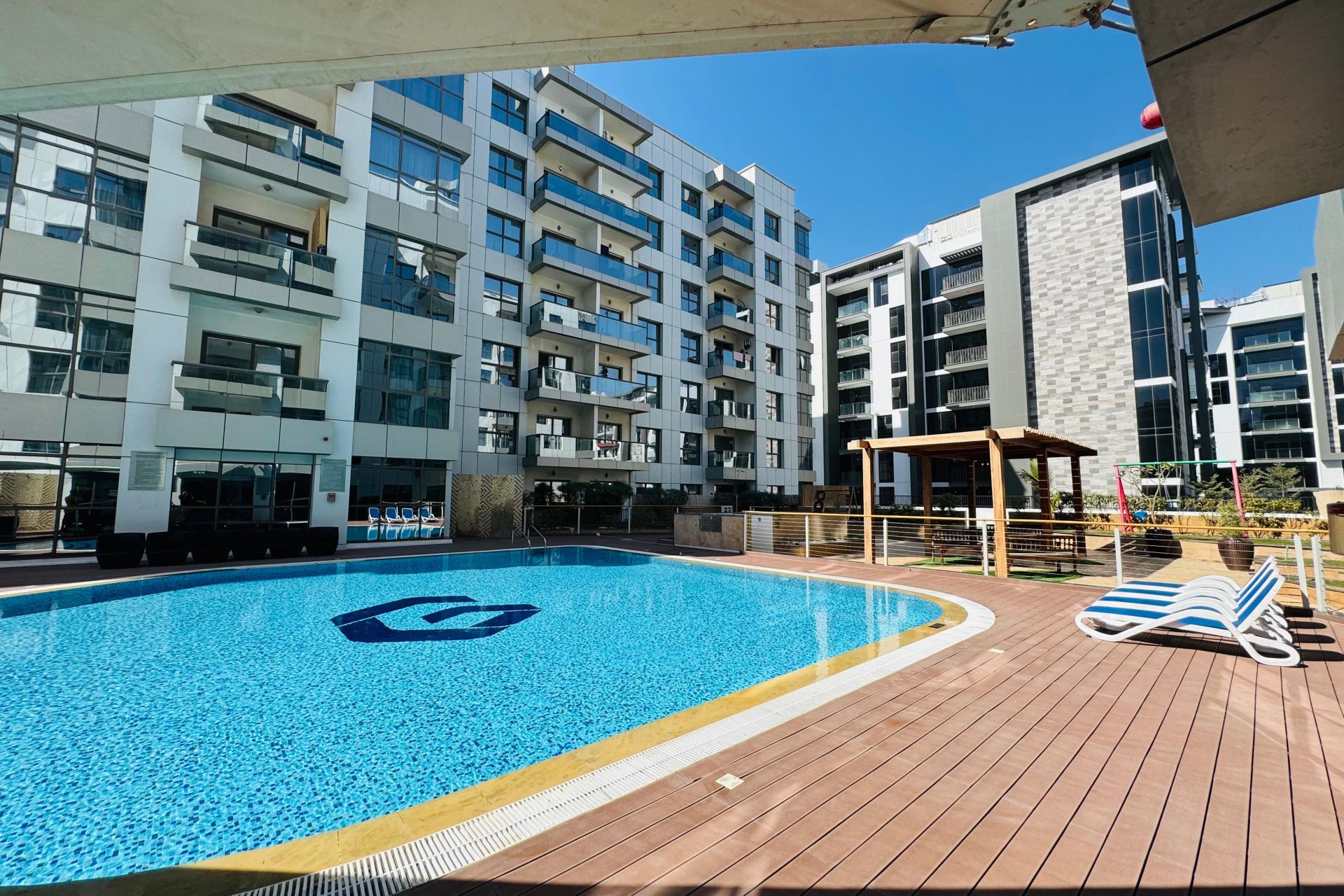 Low Price | Vacant | Mid Floor