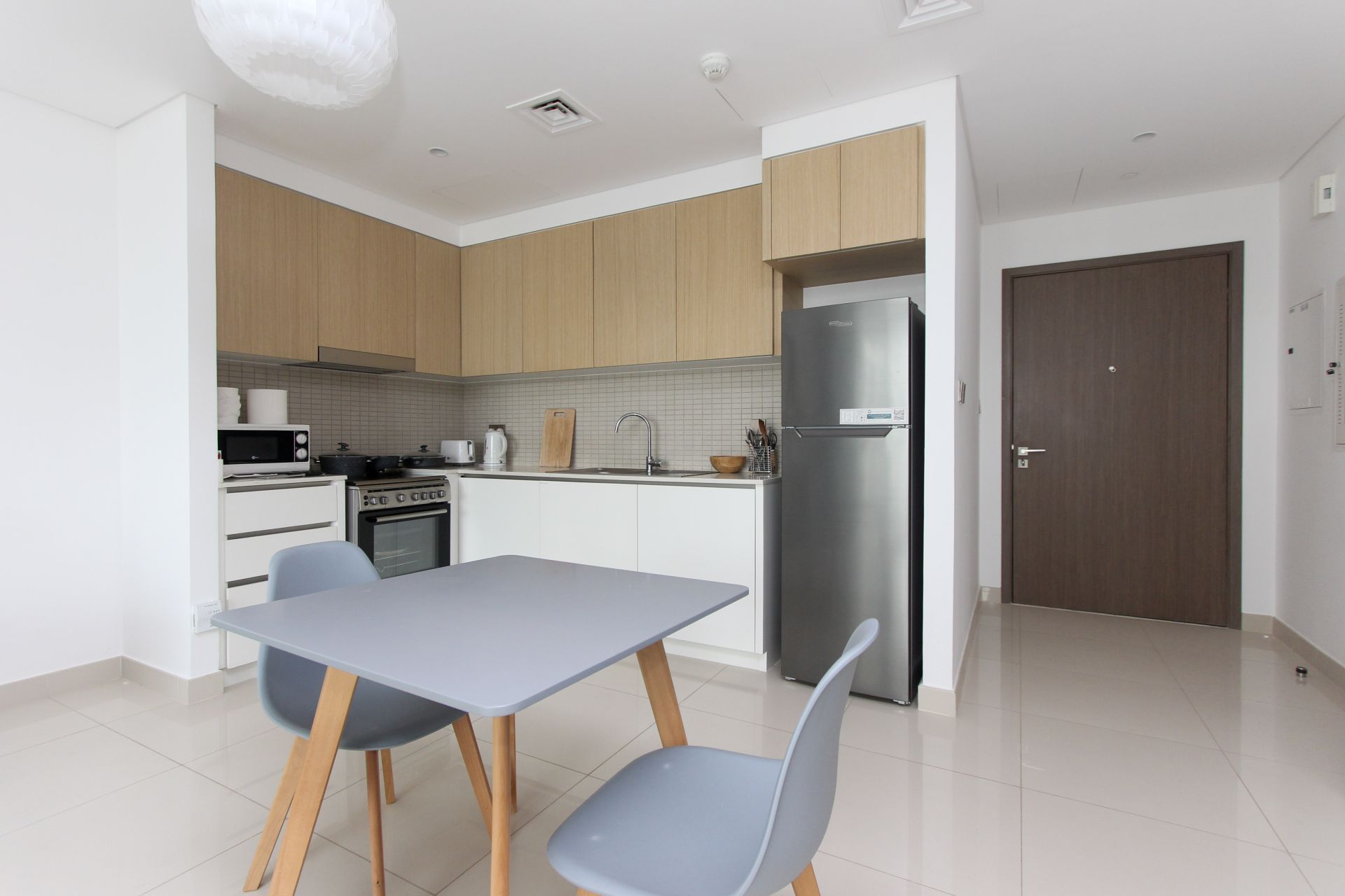 SPACIOUS FURNISHED APARTMENT | OPEN VIEW | VACANT