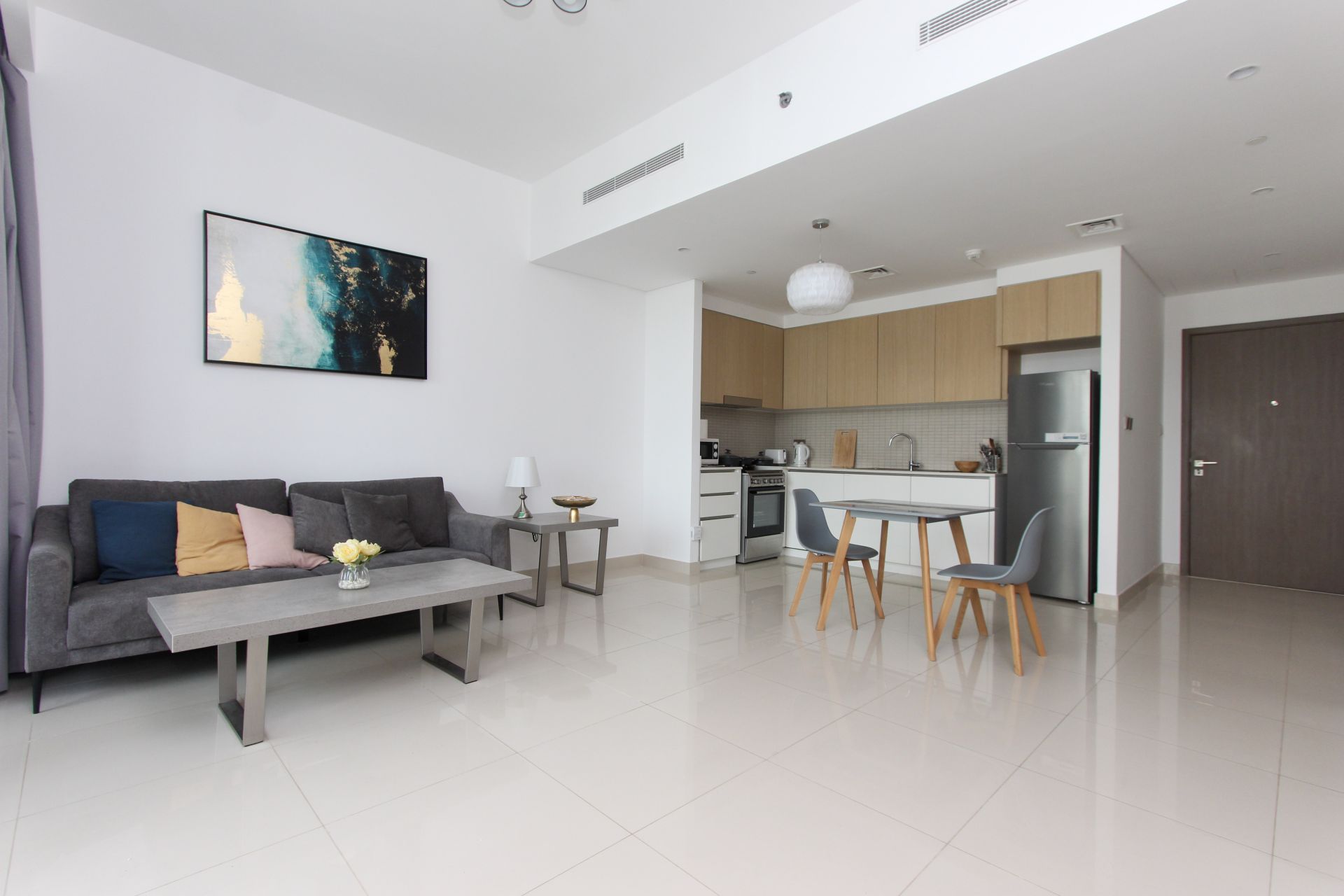 SPACIOUS FURNISHED APARTMENT | OPEN VIEW | VACANT