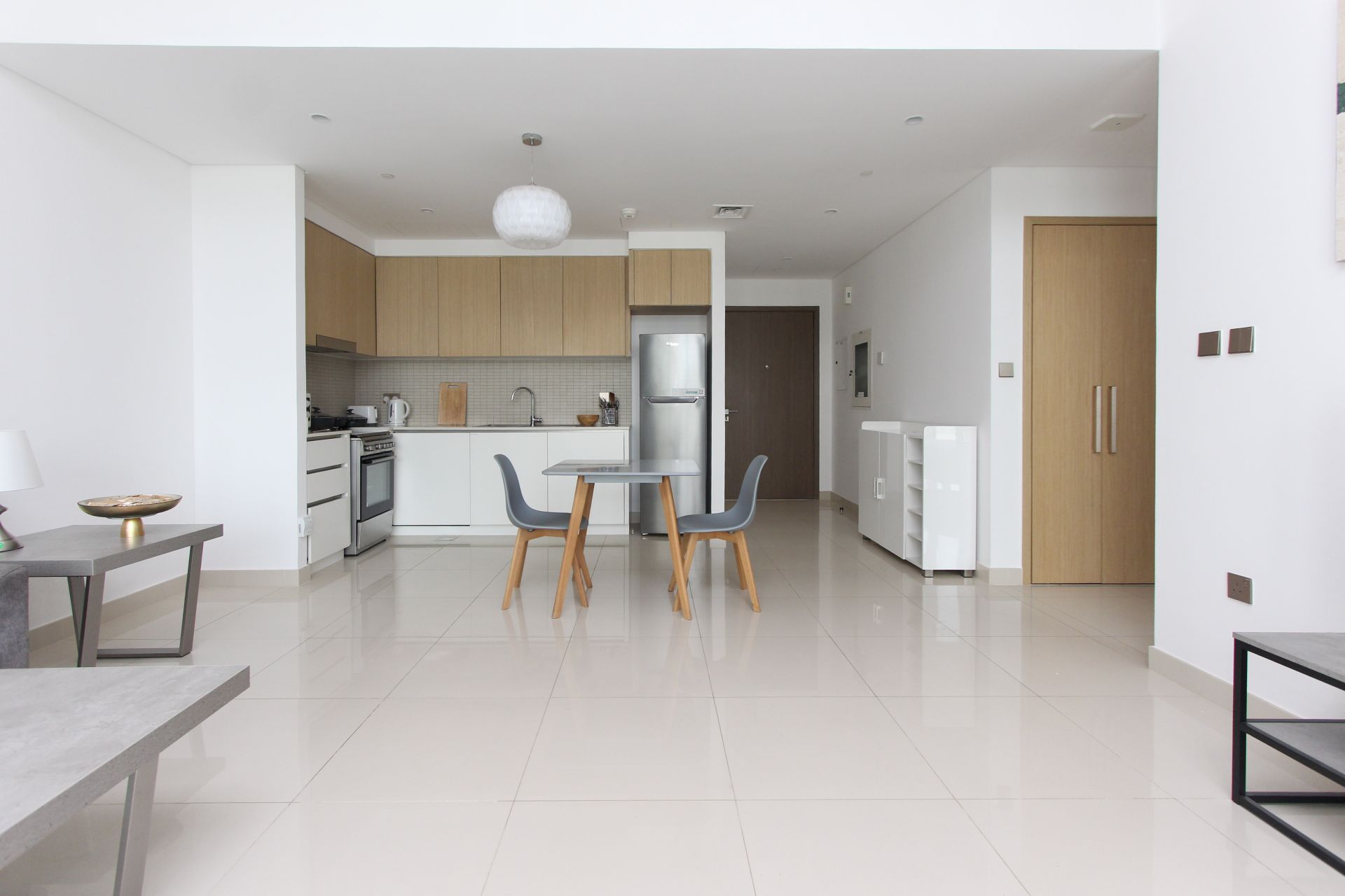 SPACIOUS FURNISHED APARTMENT | OPEN VIEW | VACANT