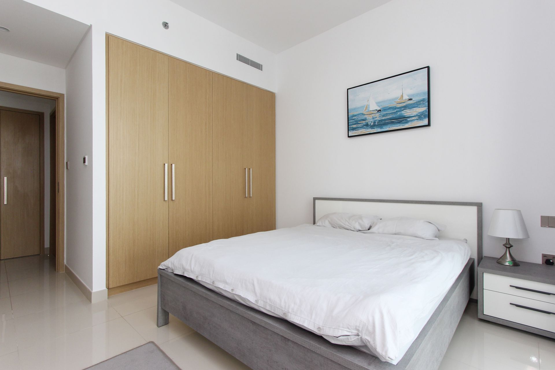 SPACIOUS FURNISHED APARTMENT | OPEN VIEW | VACANT