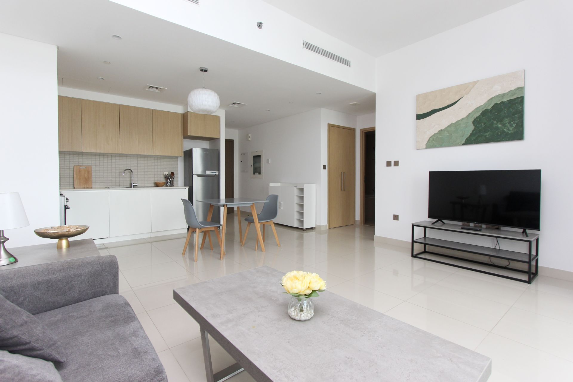 SPACIOUS FURNISHED APARTMENT | OPEN VIEW | VACANT