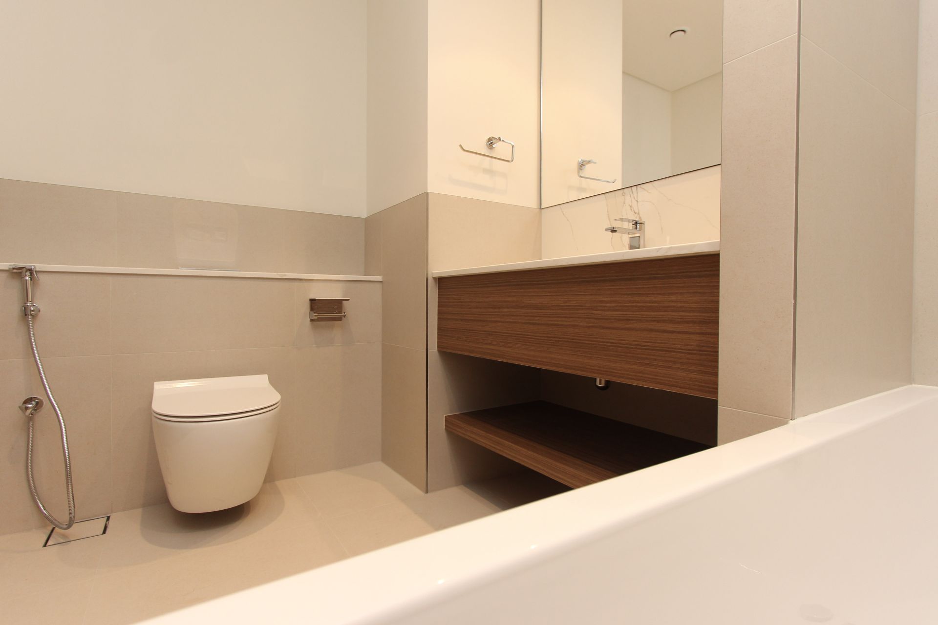 Corner Unit | Lagoon View | Brand New