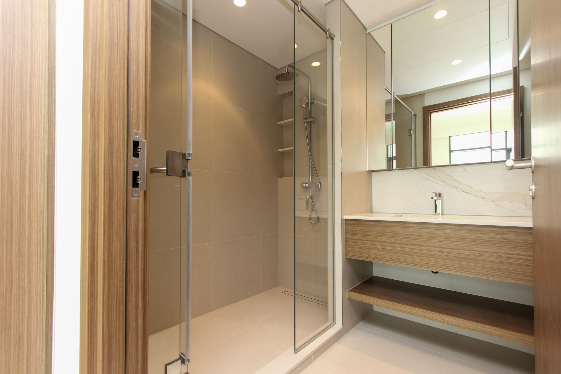 Corner Unit | Lagoon View | Brand New