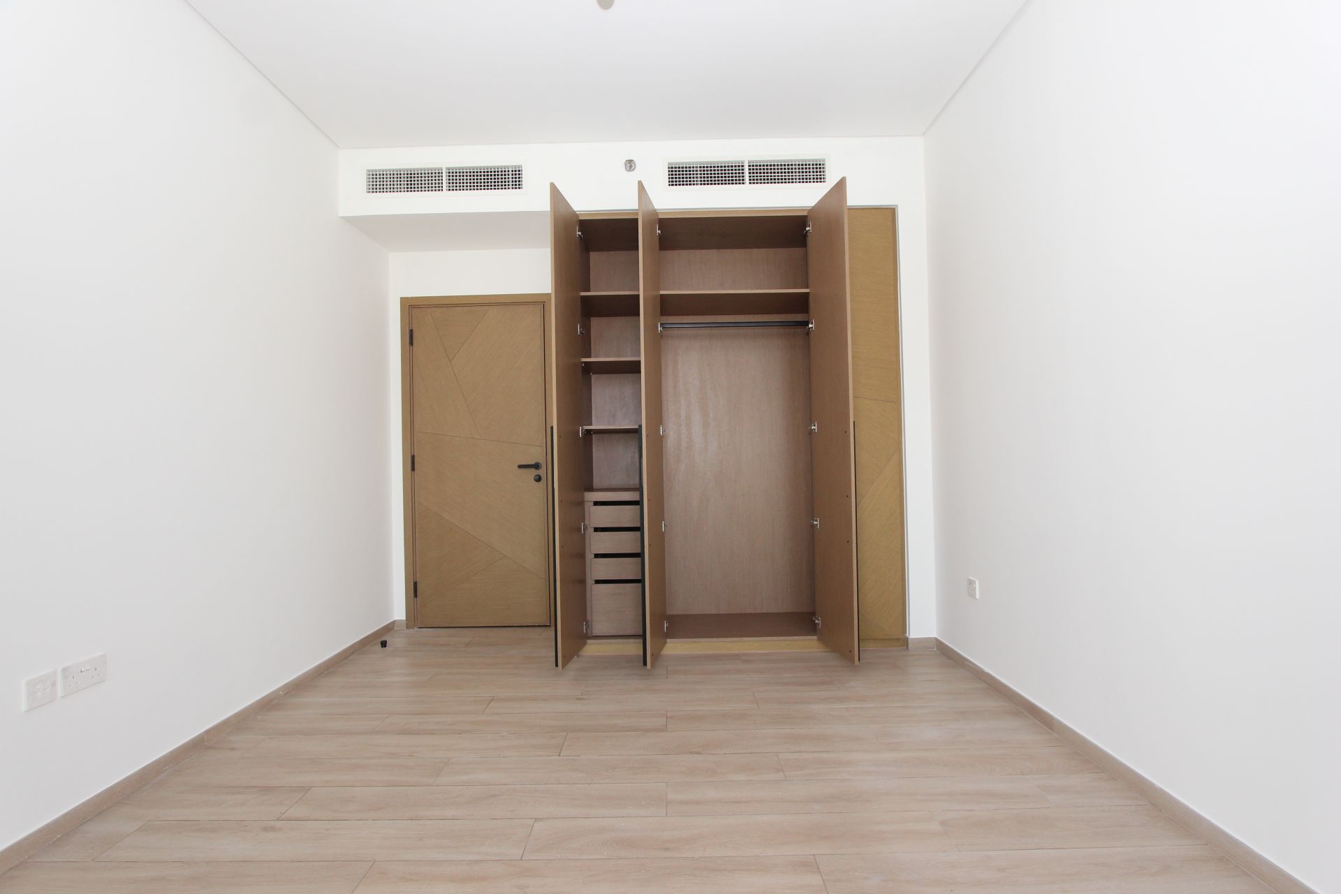 Full Canal View | Prime Location | Best Price