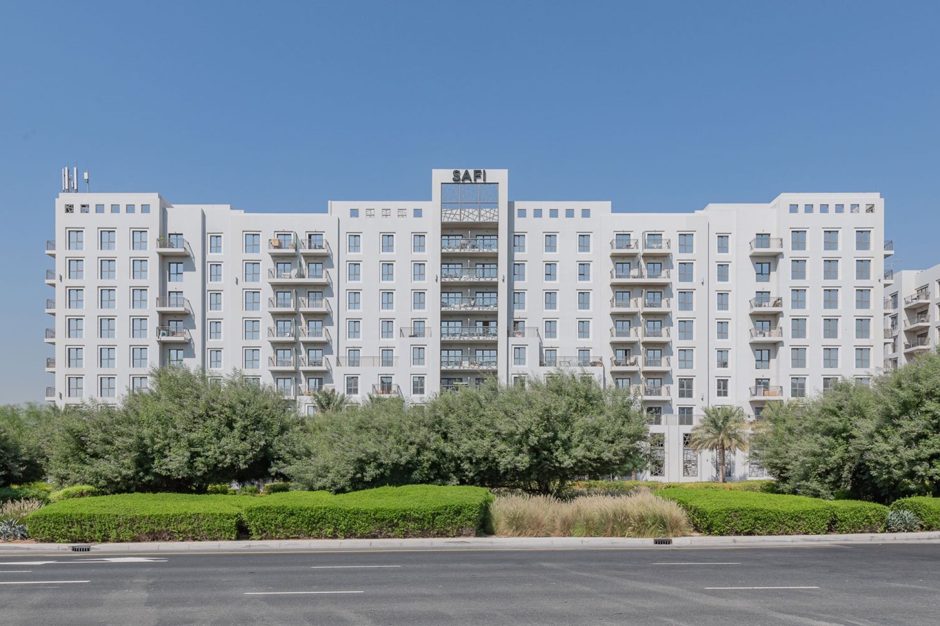 Multi-building complex | Pool View | Unfurnished