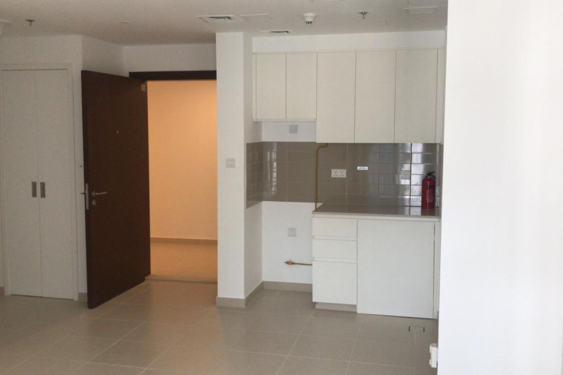 Multi-building complex | Pool View | Unfurnished