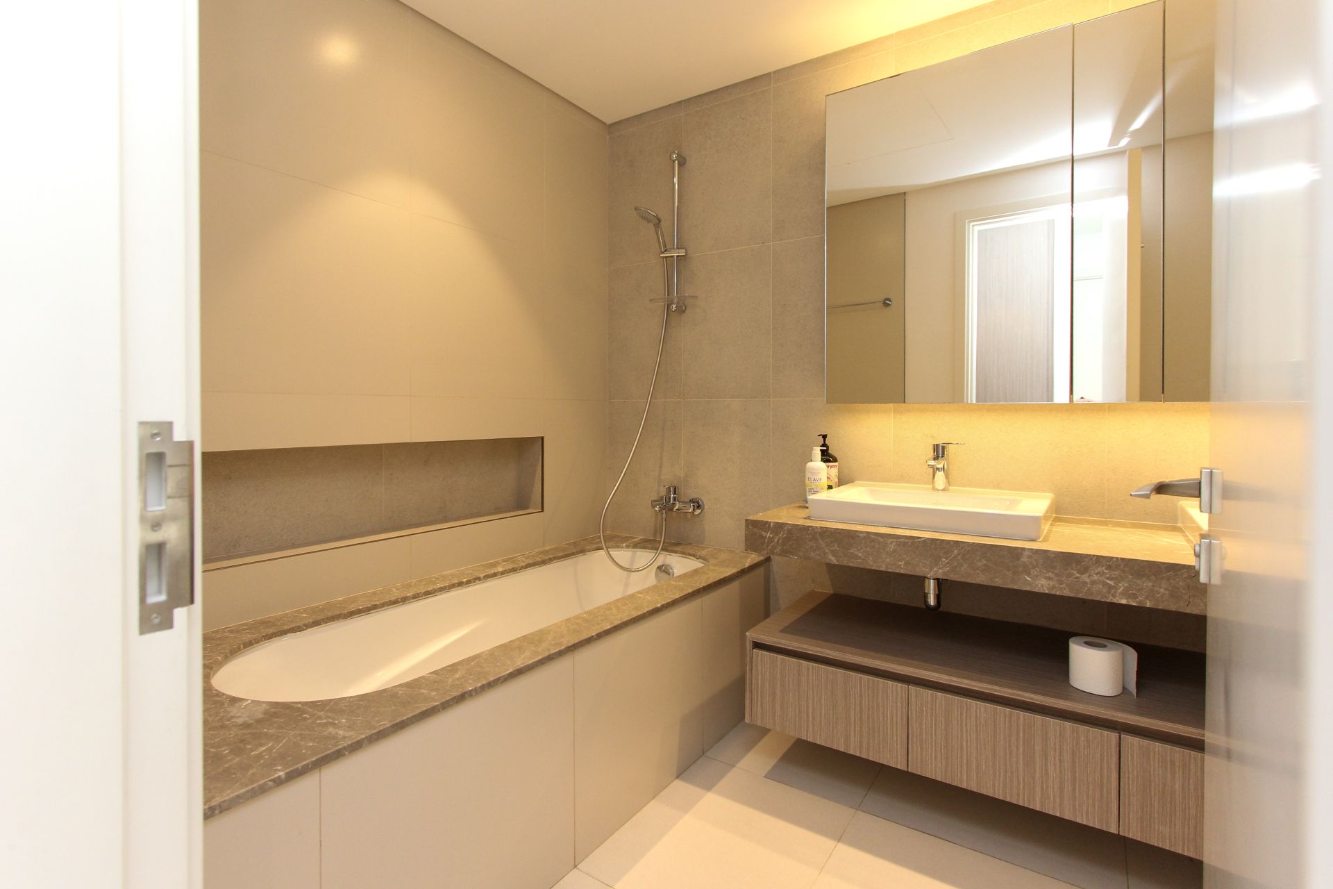 Burj and Marina View | Tennis Court | Corner Unit