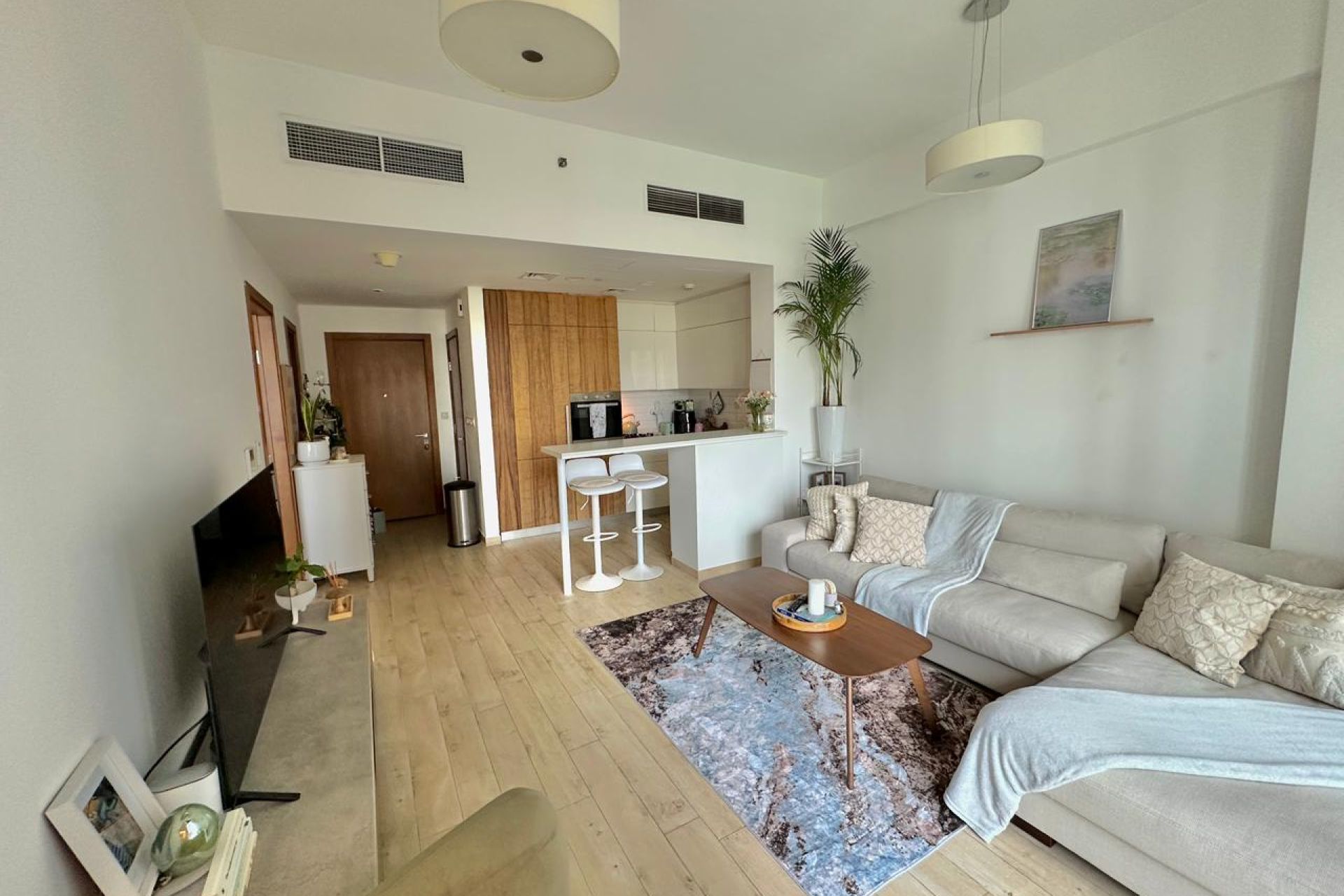 Fully Furnished | Pool Facing | Large layout