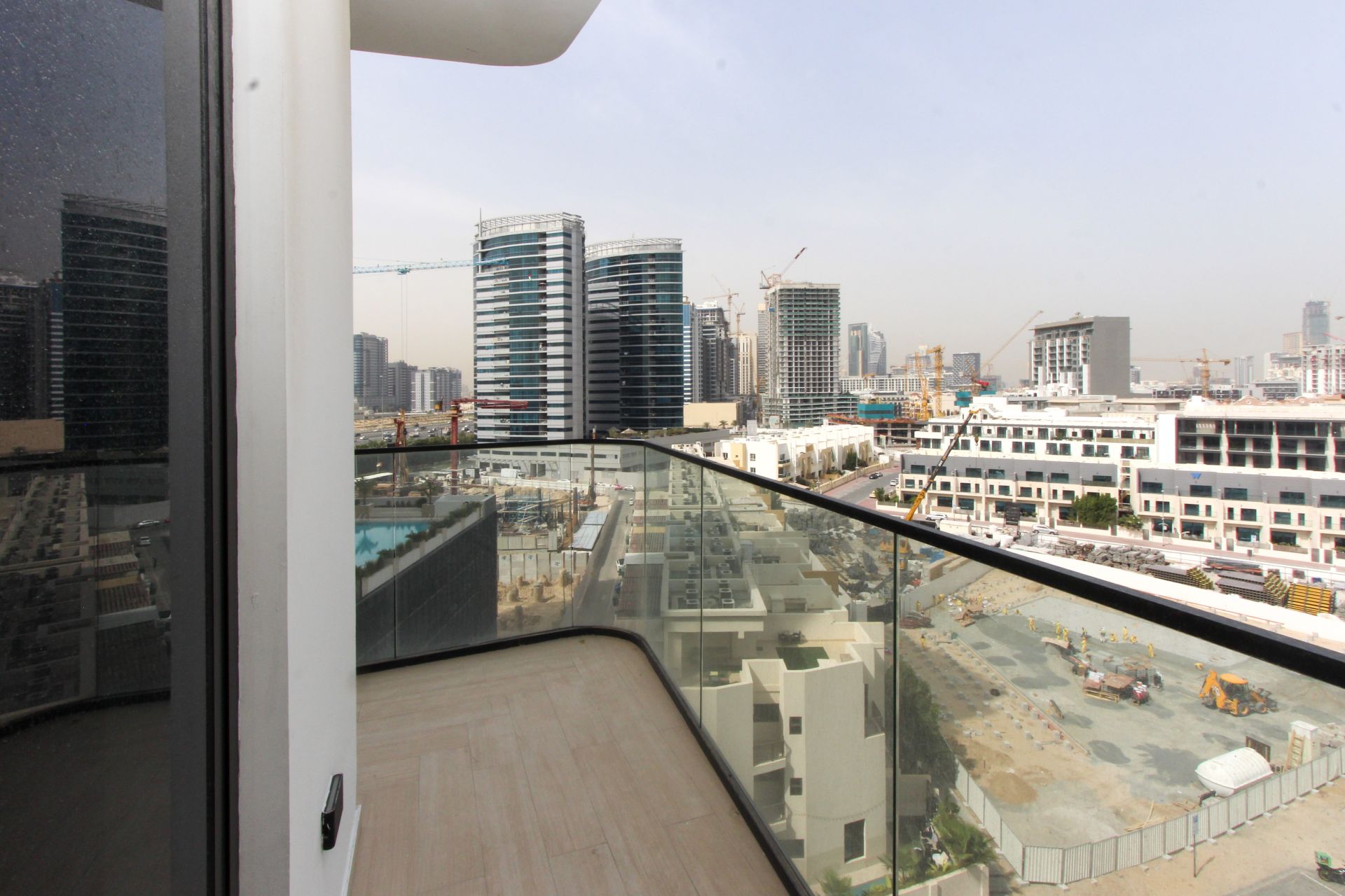 Corner Unit | Fully Furnished | Vacant