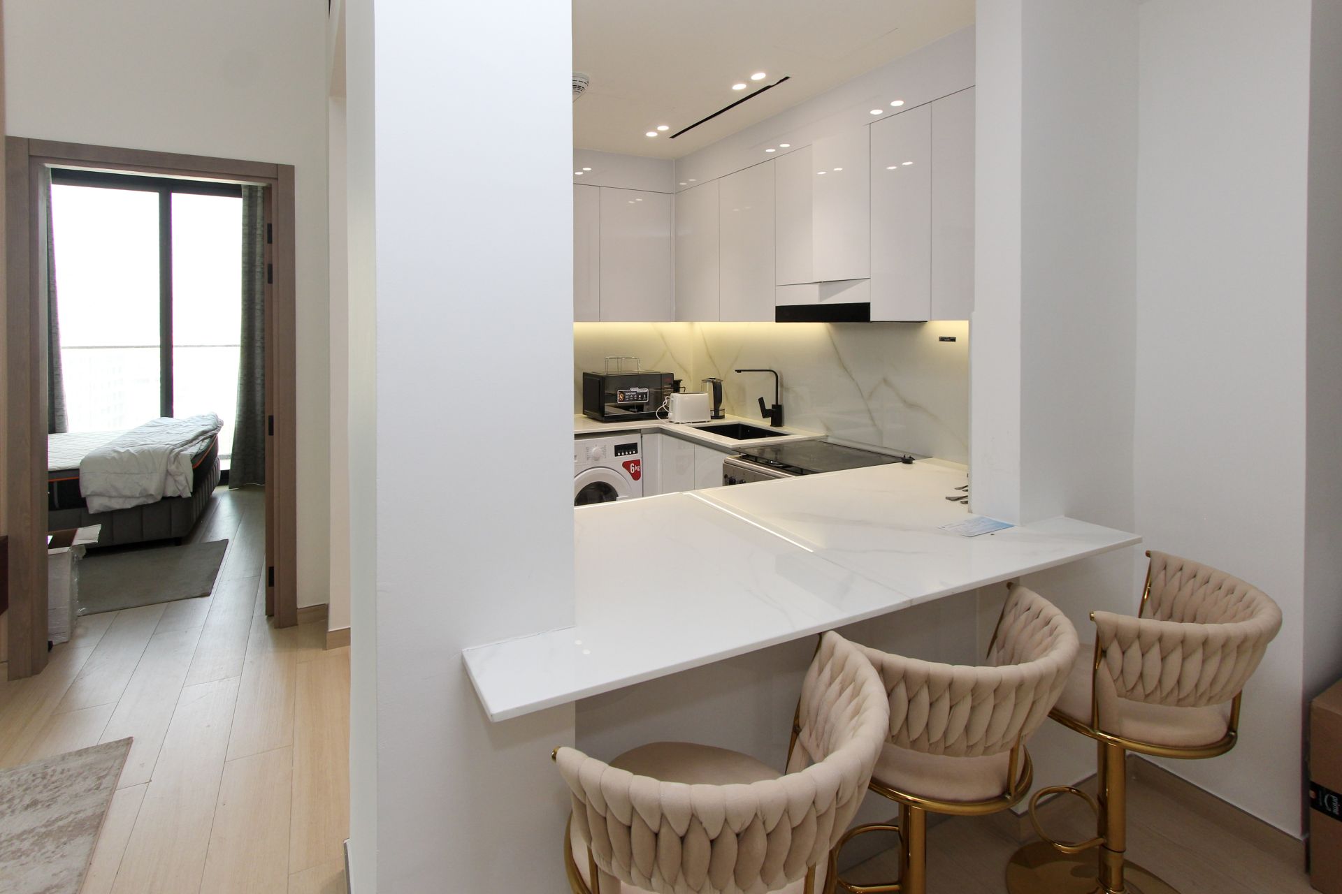 Corner Unit | Fully Furnished | Vacant