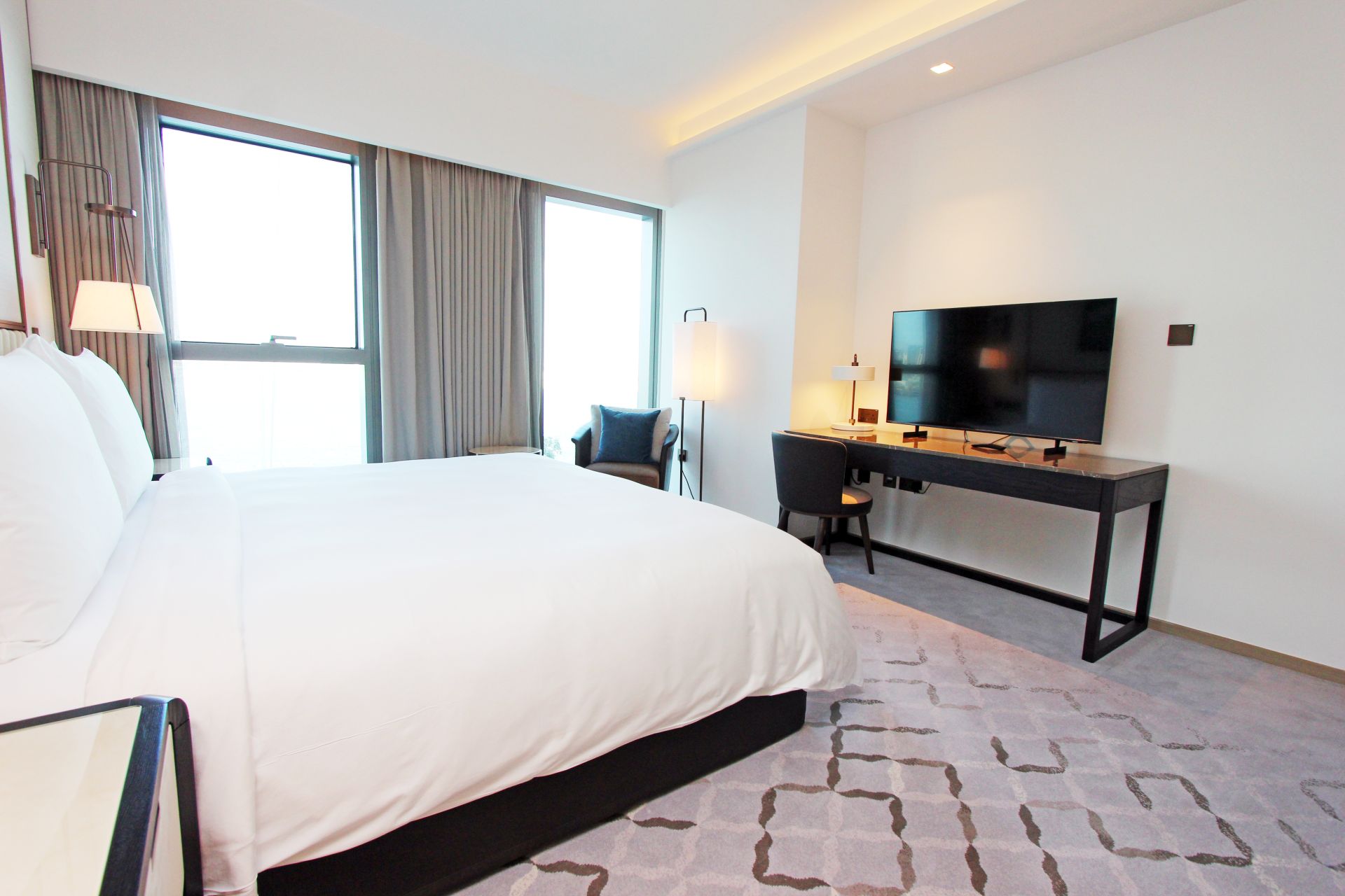 Huge Layout | Downtown View | Luxurious Living