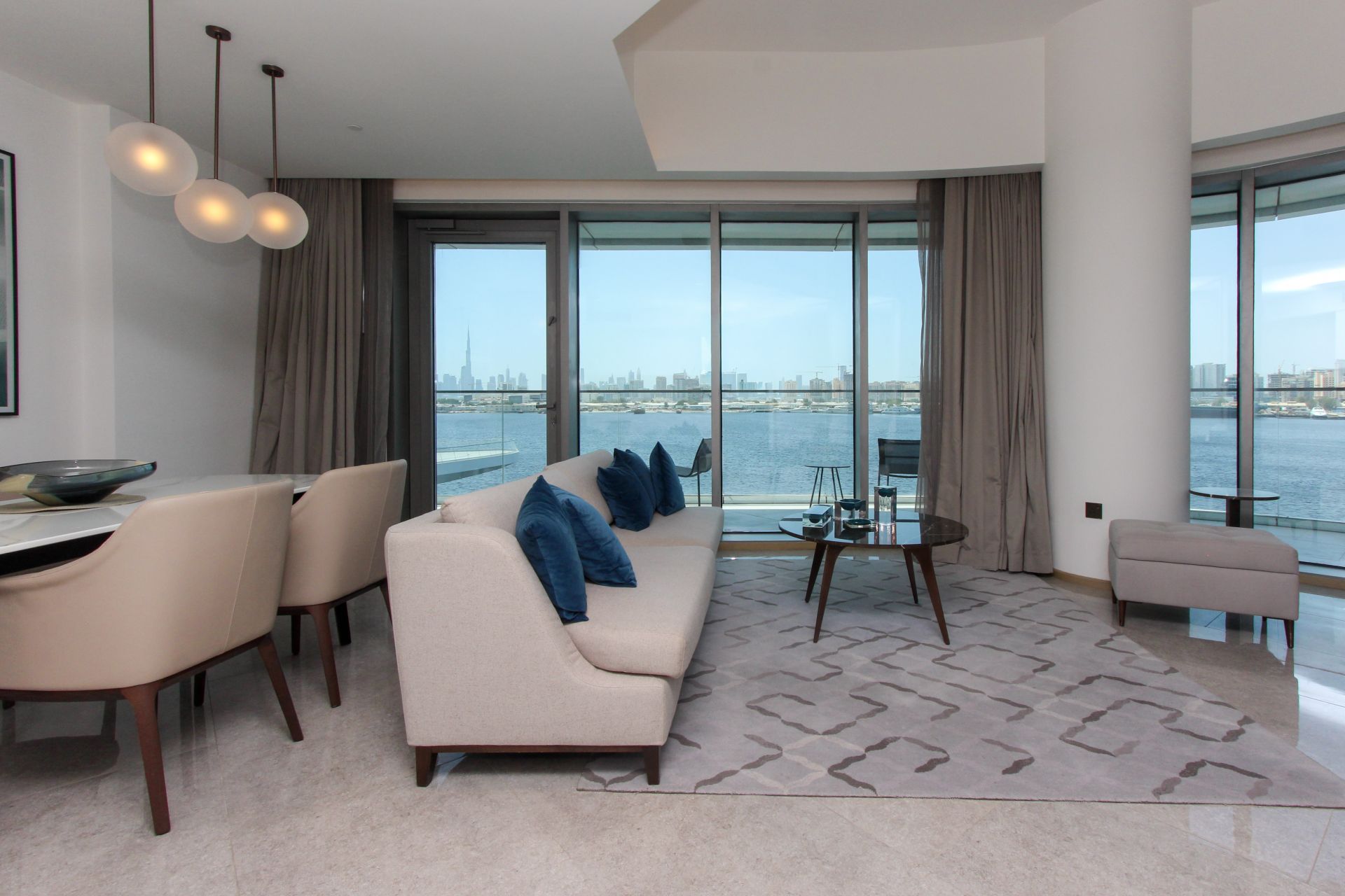 Huge Layout | Downtown View | Luxurious Living