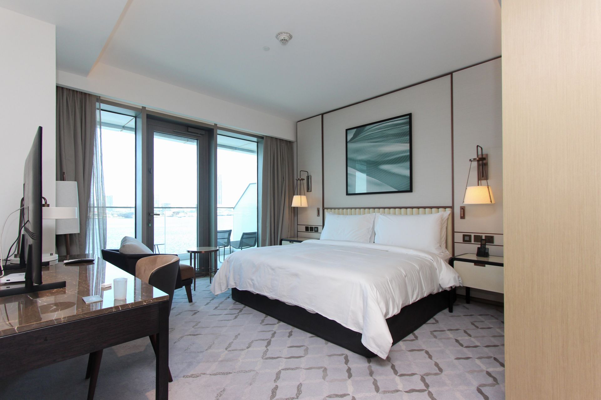 Huge Layout | Downtown View | Luxurious Living