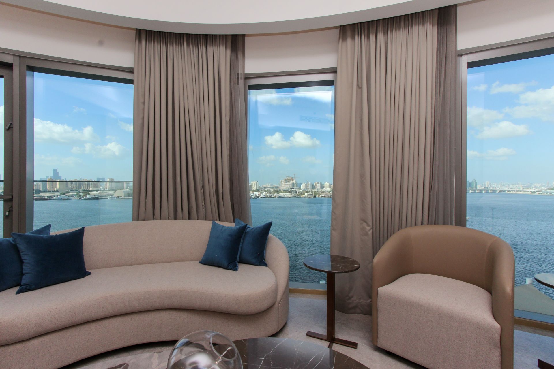 Water View | Luxury Apartment | Vacant Now
