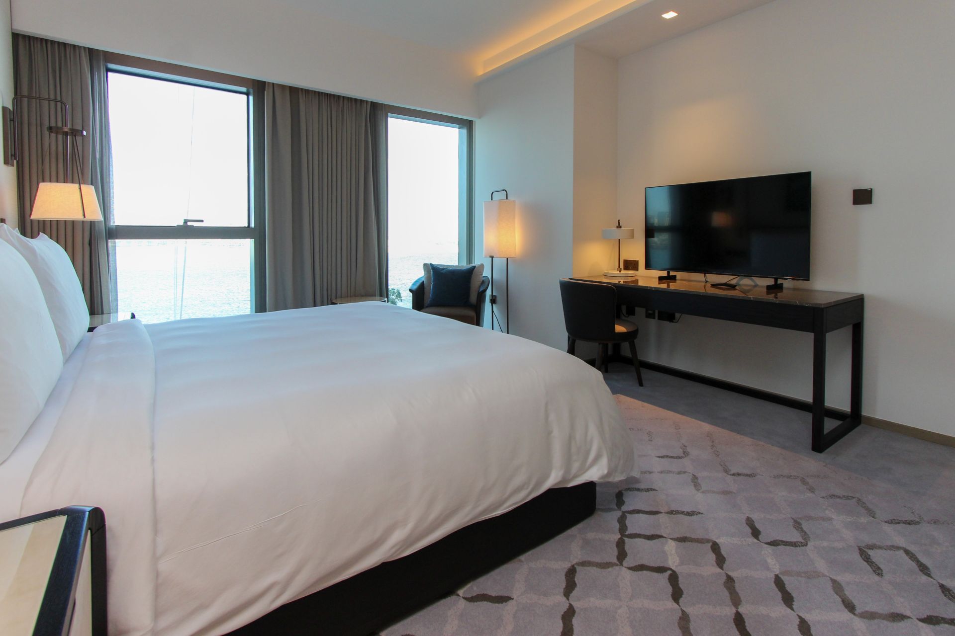 Water View | Luxury Apartment | Vacant Now