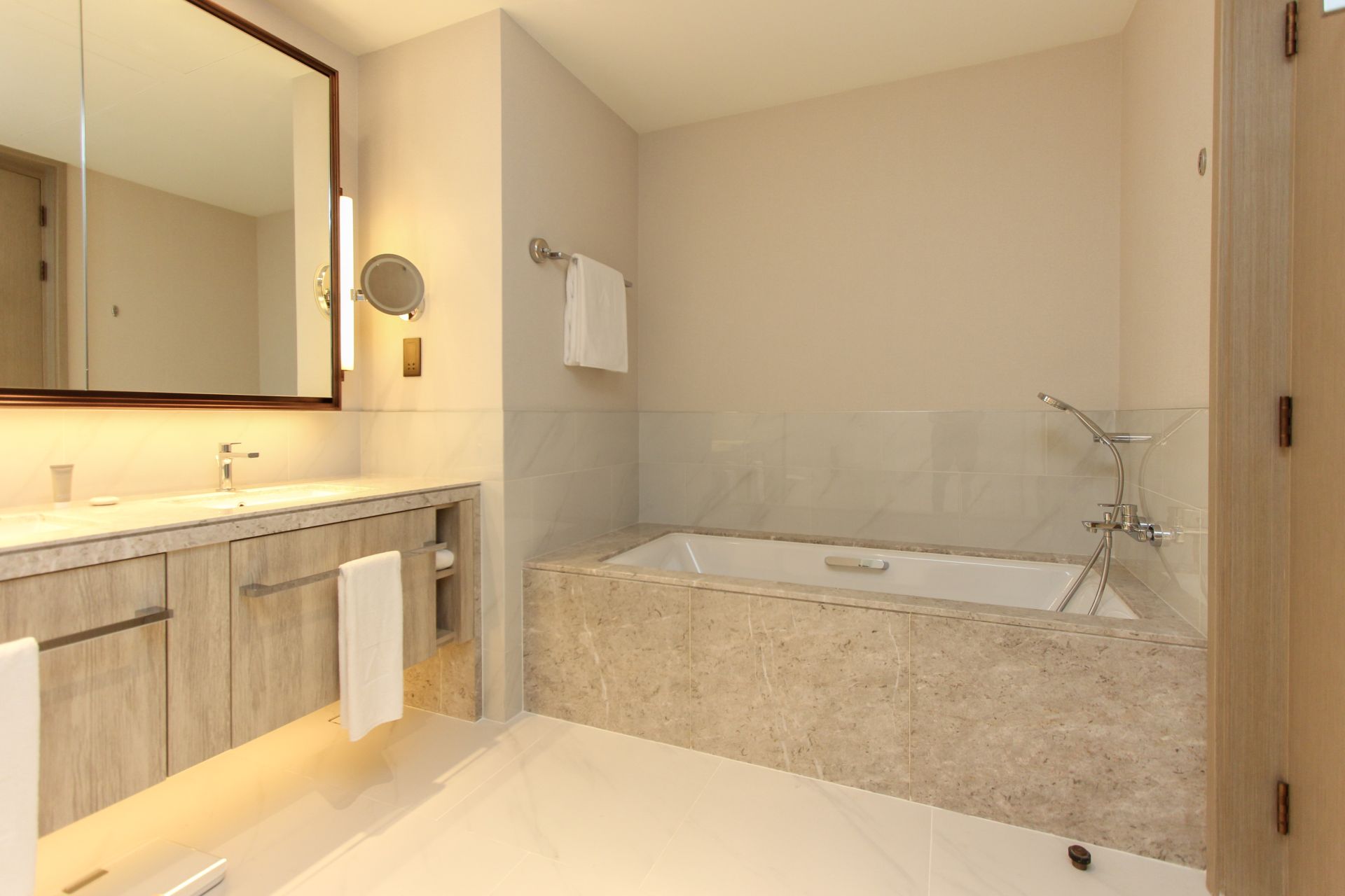 Water View | Luxury Apartment | Vacant Now