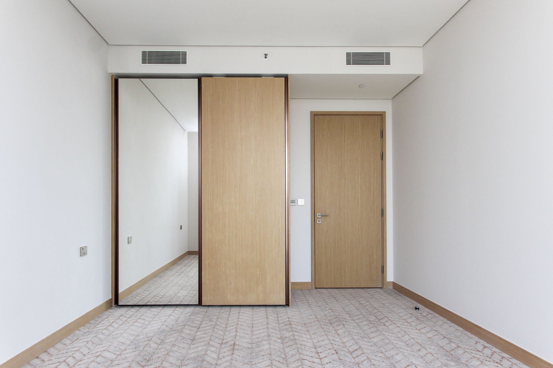 Direct Mall Access | Burj Khalifa View | Vacant