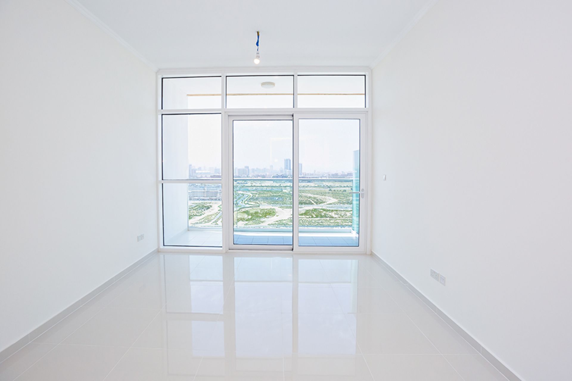 SPACIOUS | UNFURNISHED | VACANT SOON