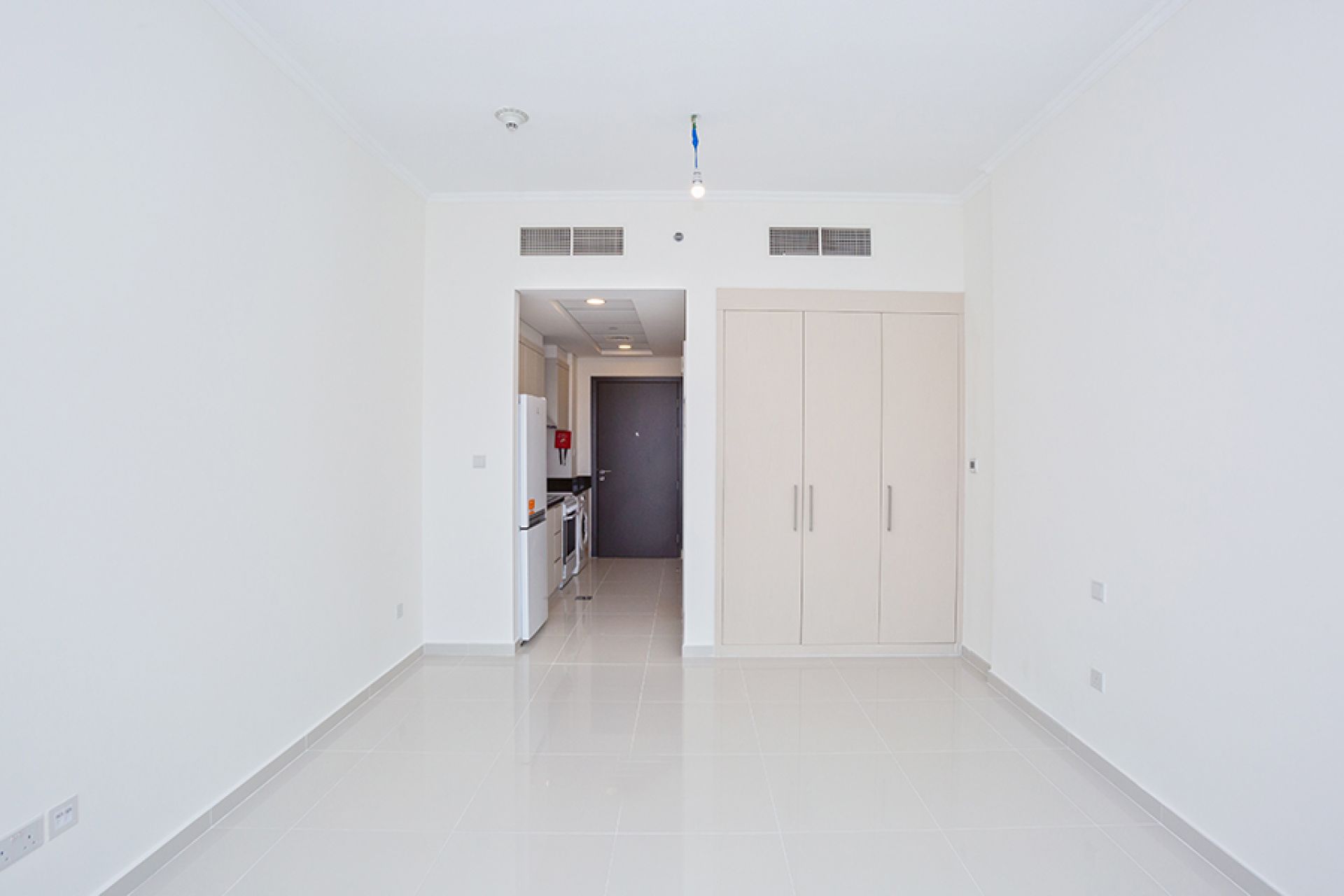SPACIOUS | UNFURNISHED | VACANT SOON