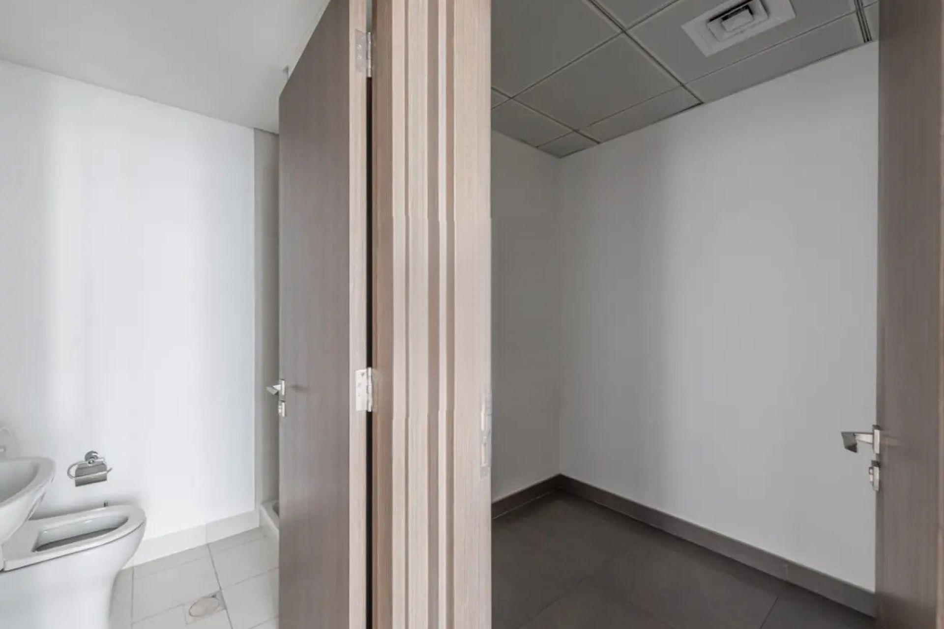Creek Beach View | Mid Floor | Vacant