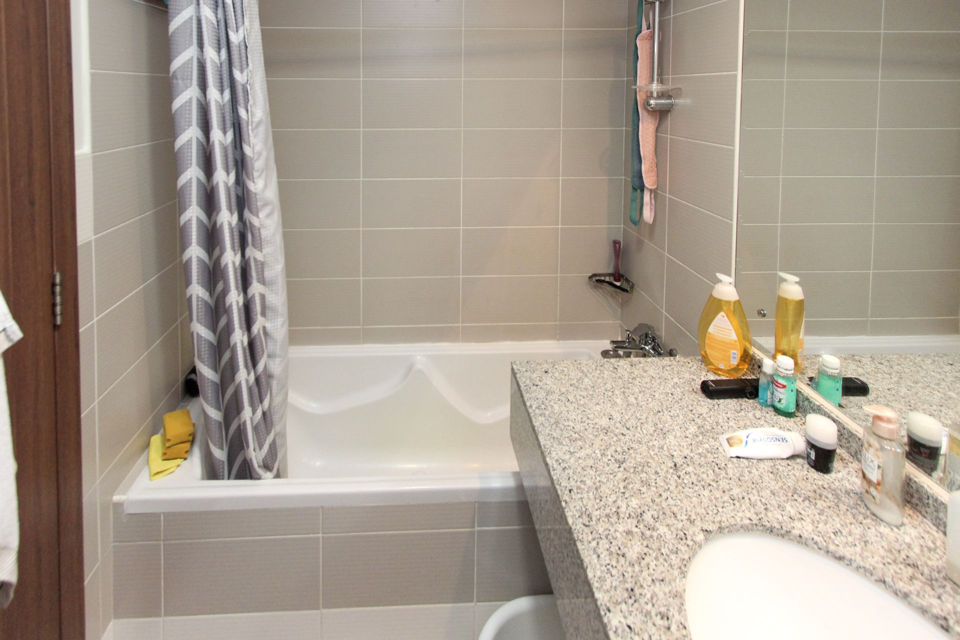 Furnished | Pool View | Multiple Cheques