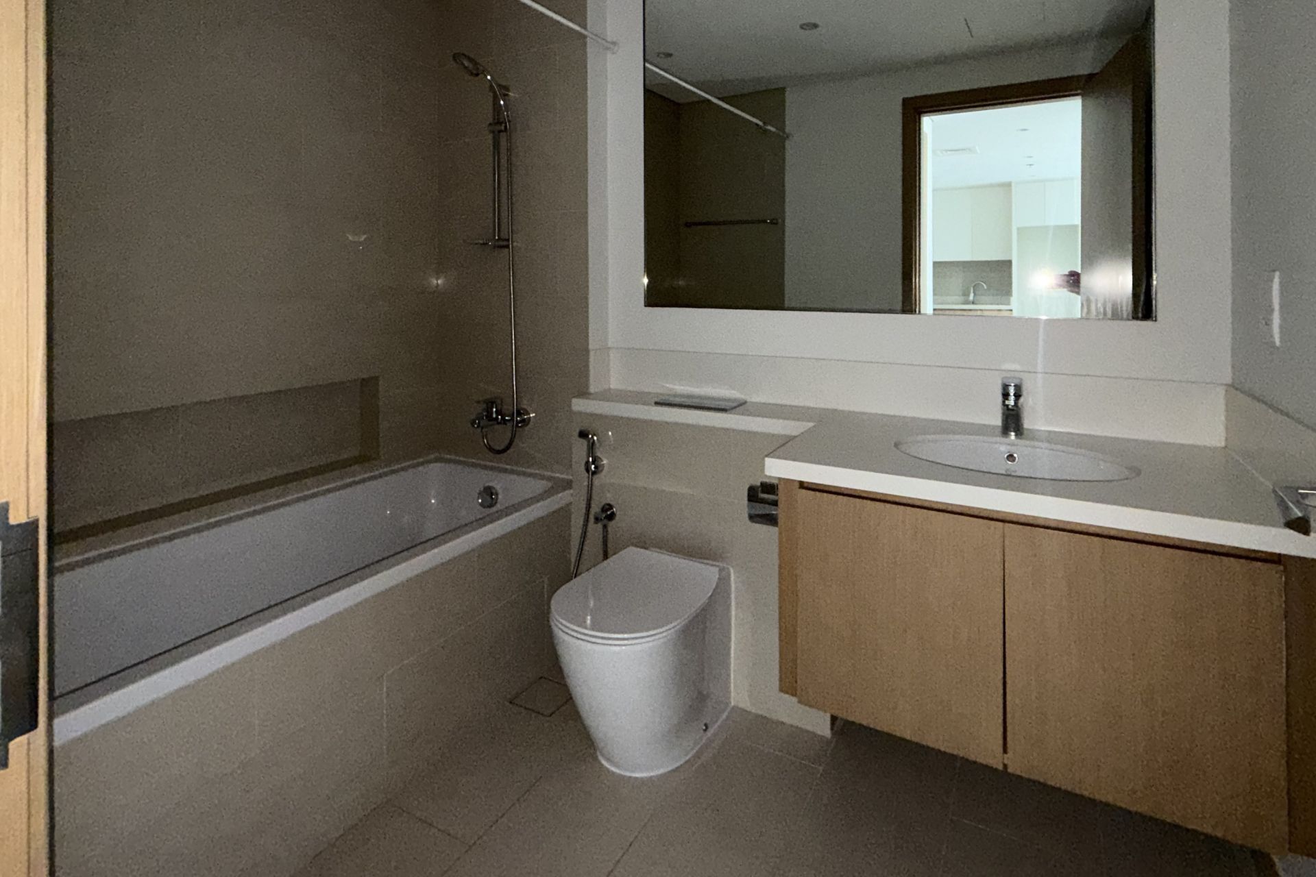 Canal and Park View | Vacant | Amazing layout