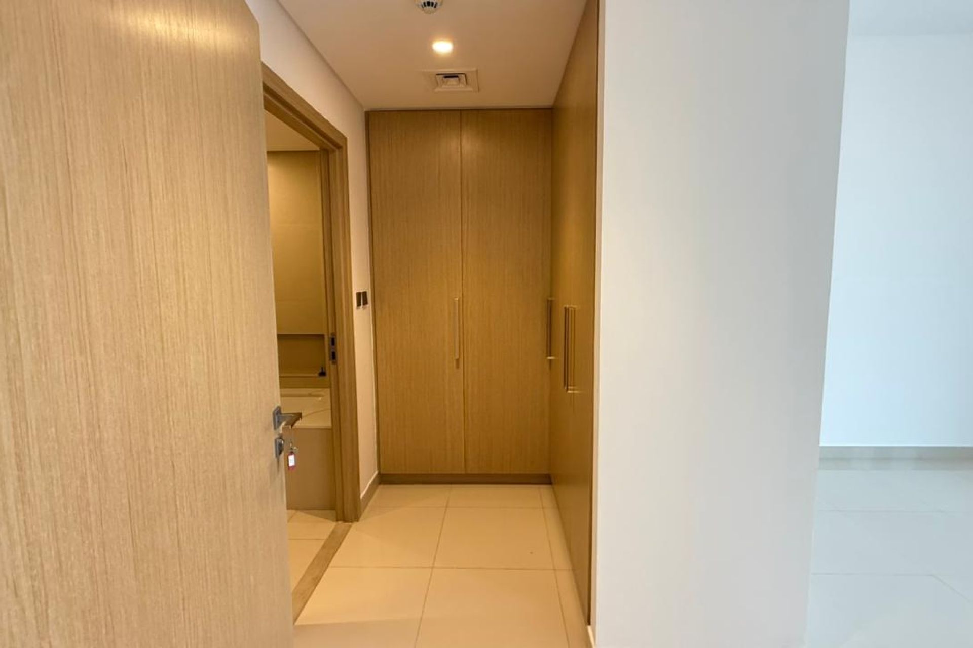 Vacant | Canal View | Mid floor