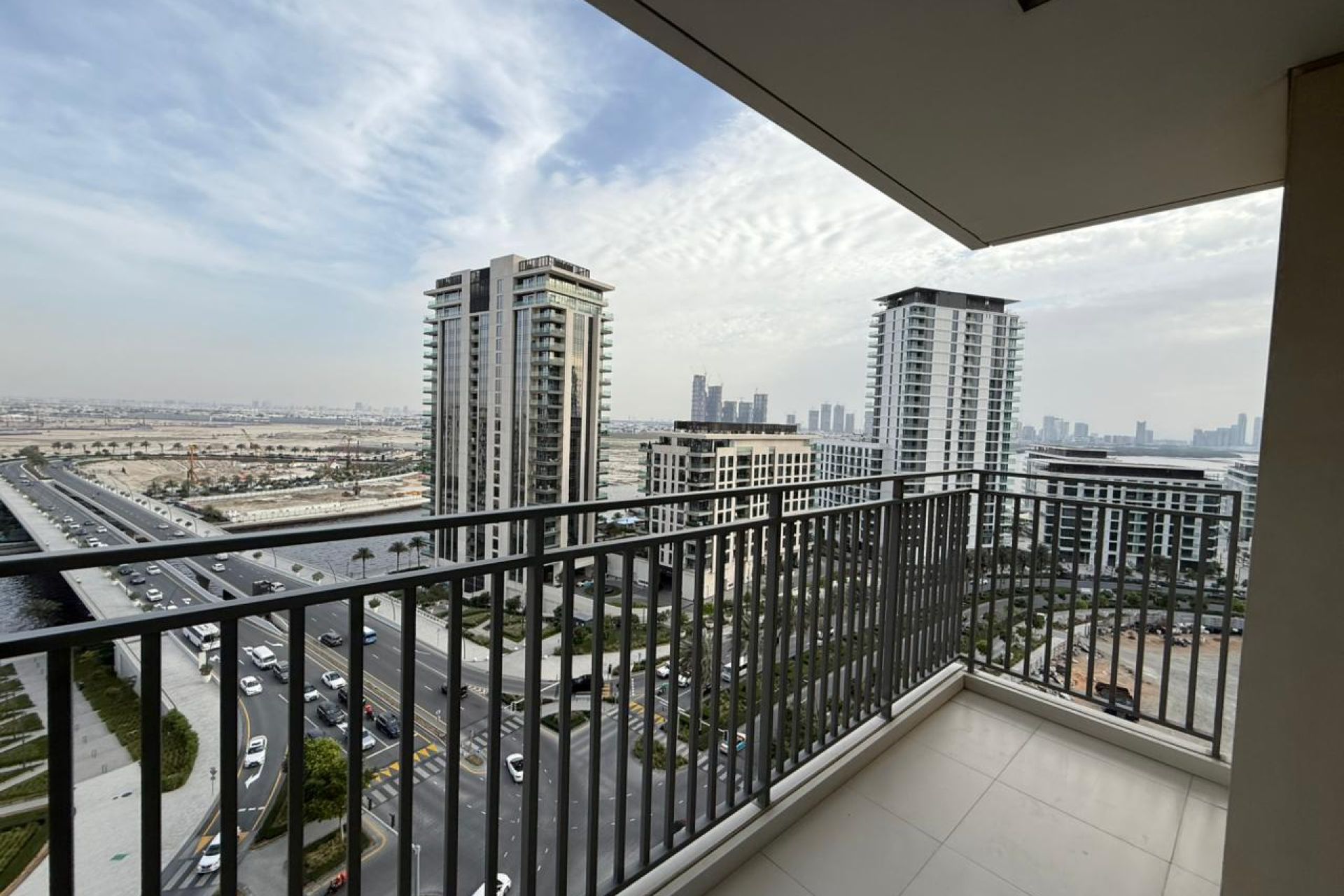 Vacant | Canal View | Mid floor