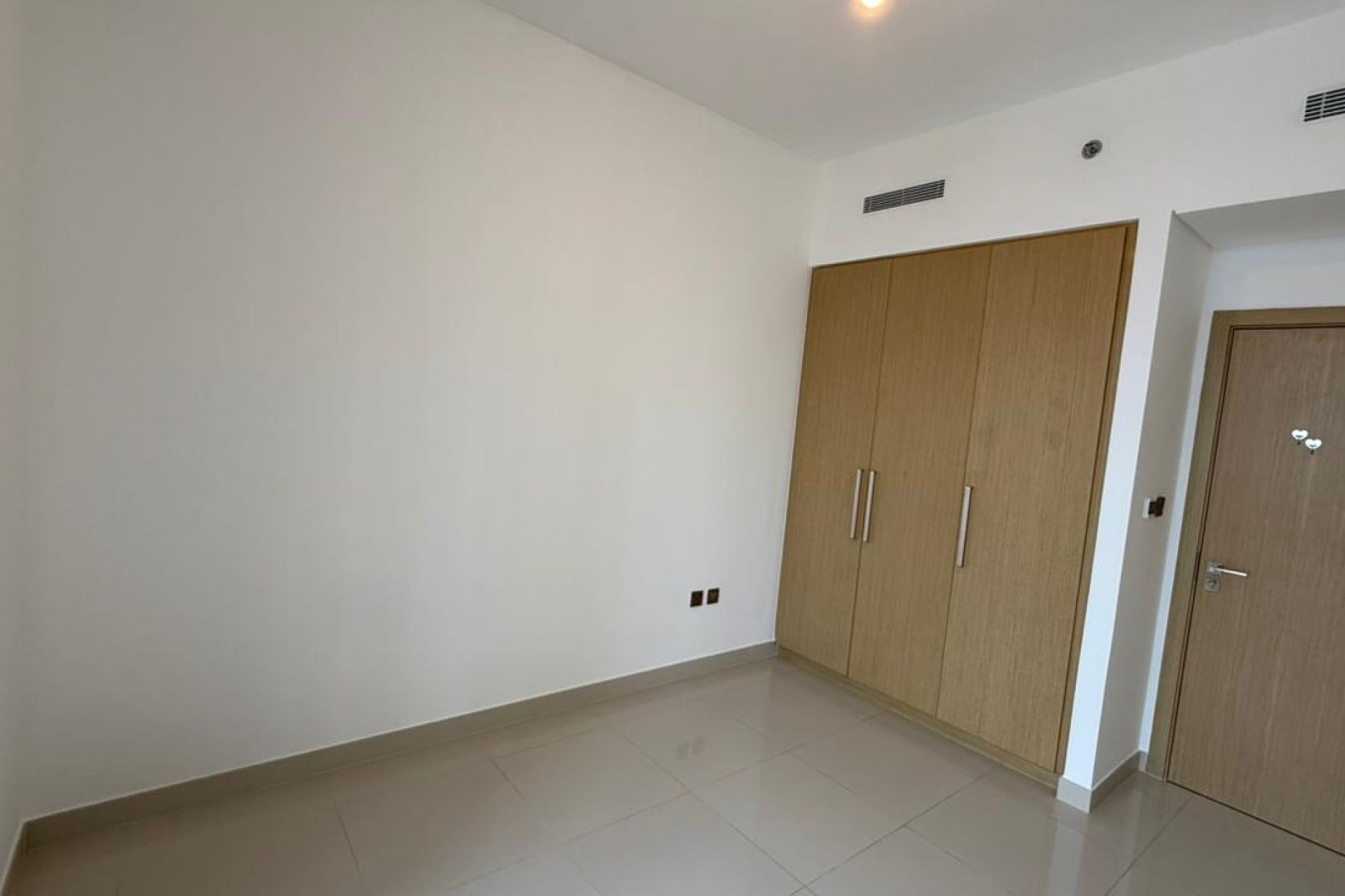 Vacant | Canal View | Mid floor