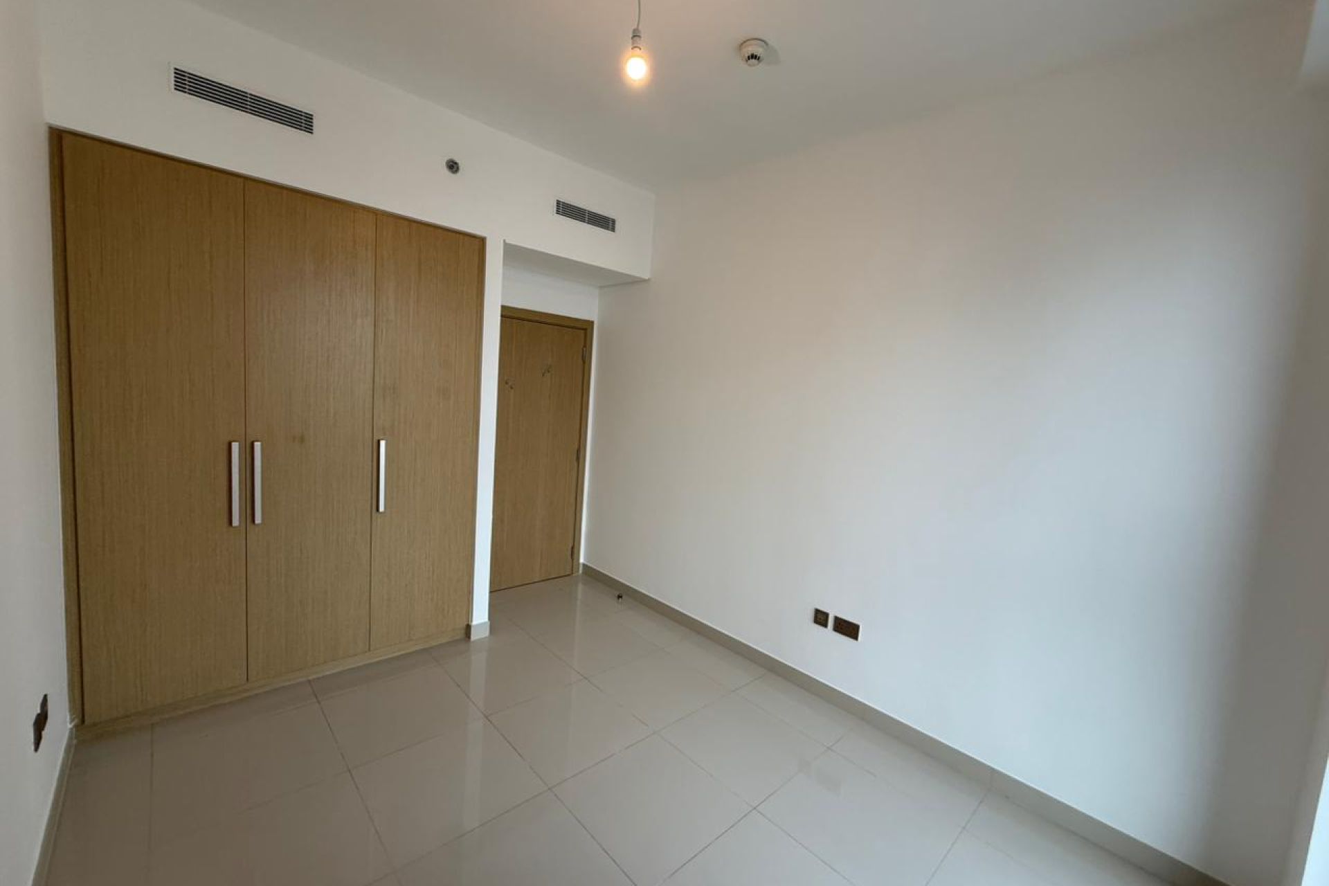 Vacant | Canal View | Mid floor