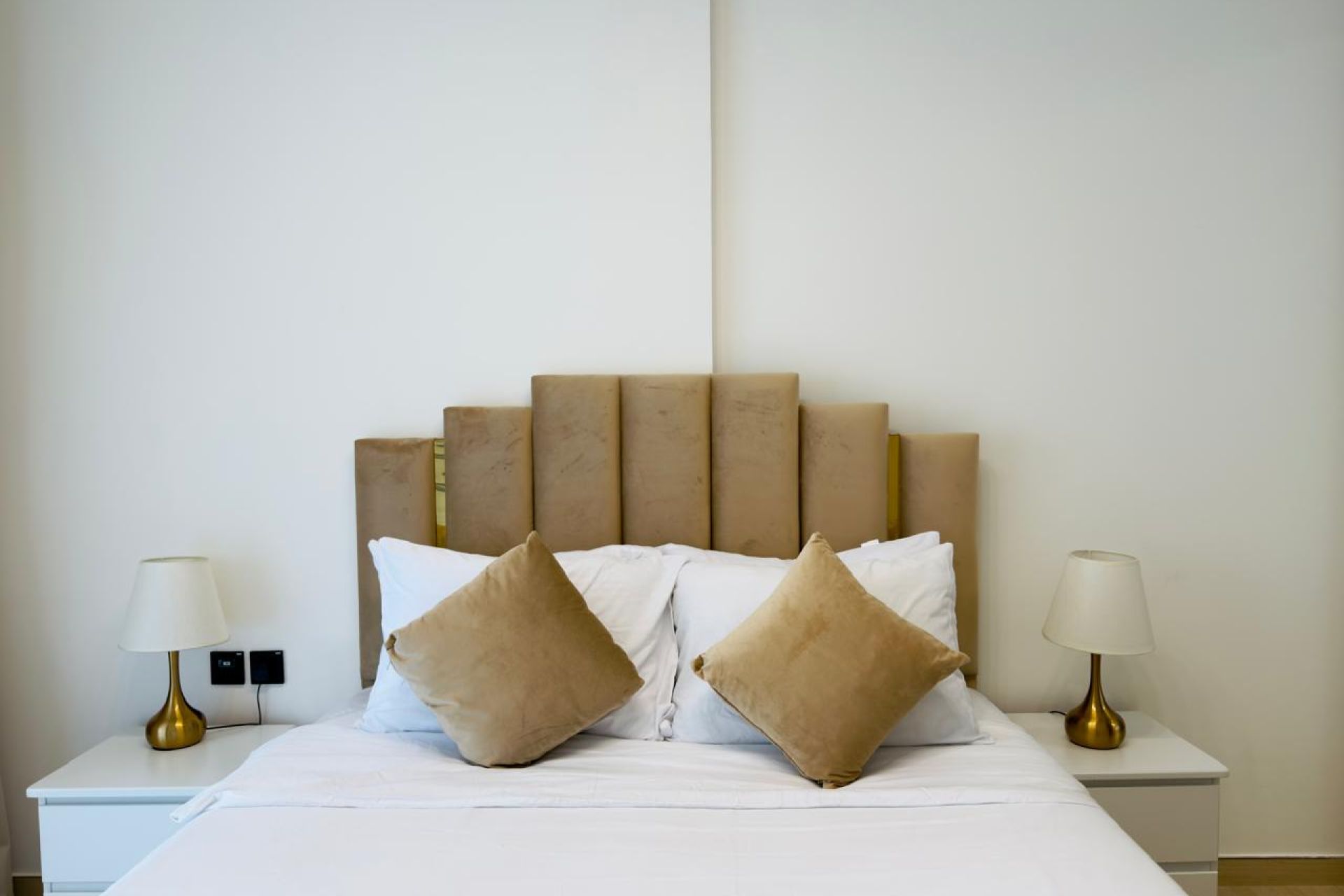 Fully Furnished | Mid Floor | Vacant