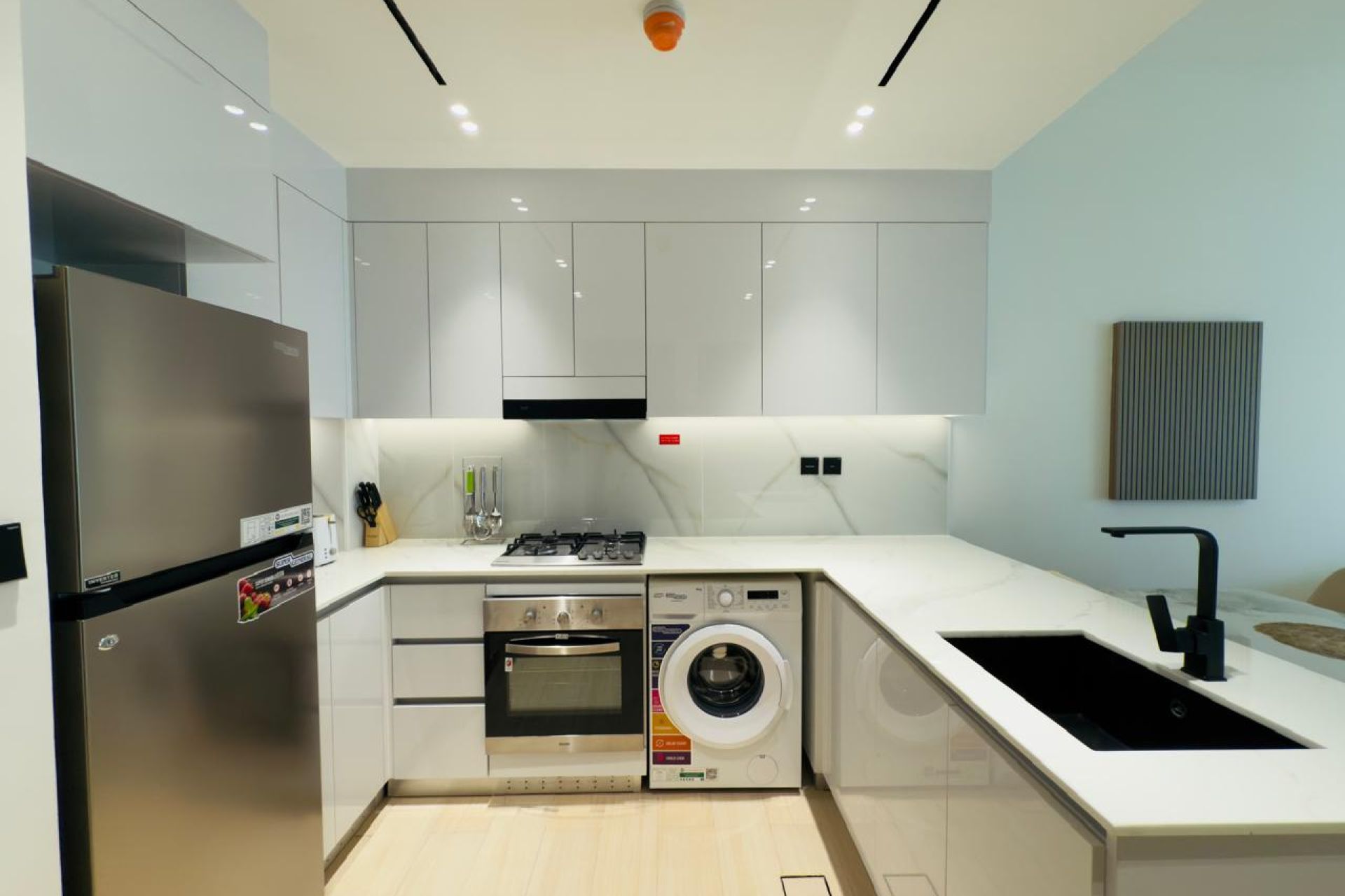 Fully Furnished | Mid Floor | Vacant