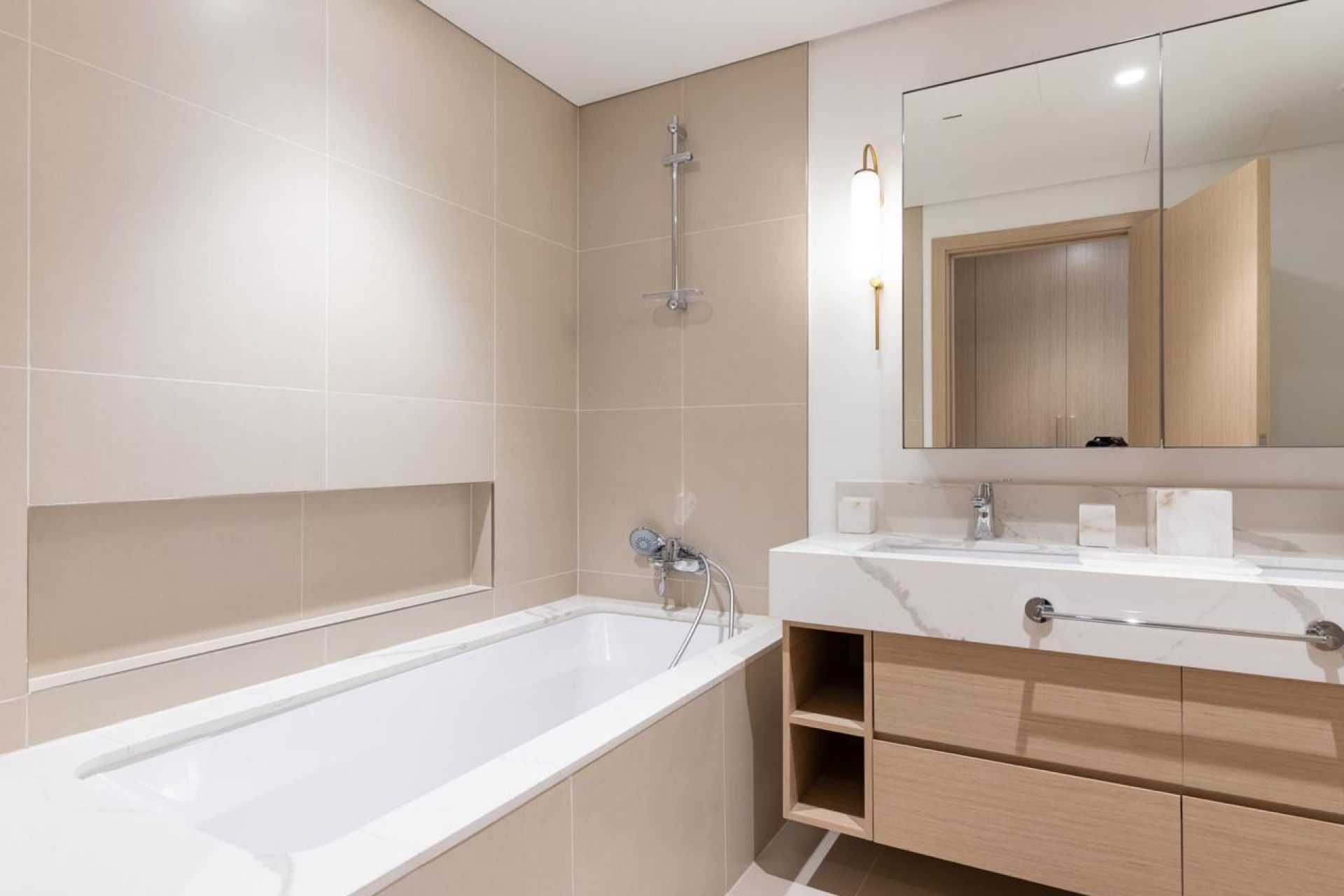 FULLY FURNISHED | BURJ VIEW | VACANT