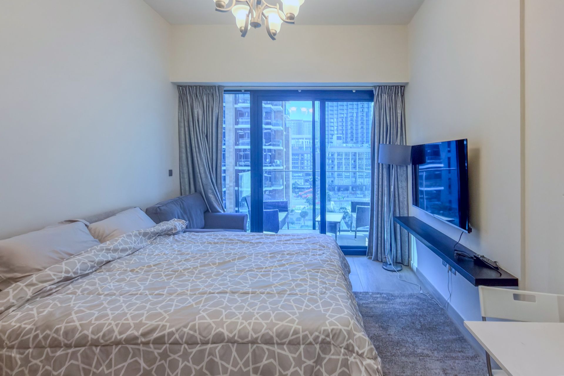 Fully Furnished | Balcony | Chiller Free