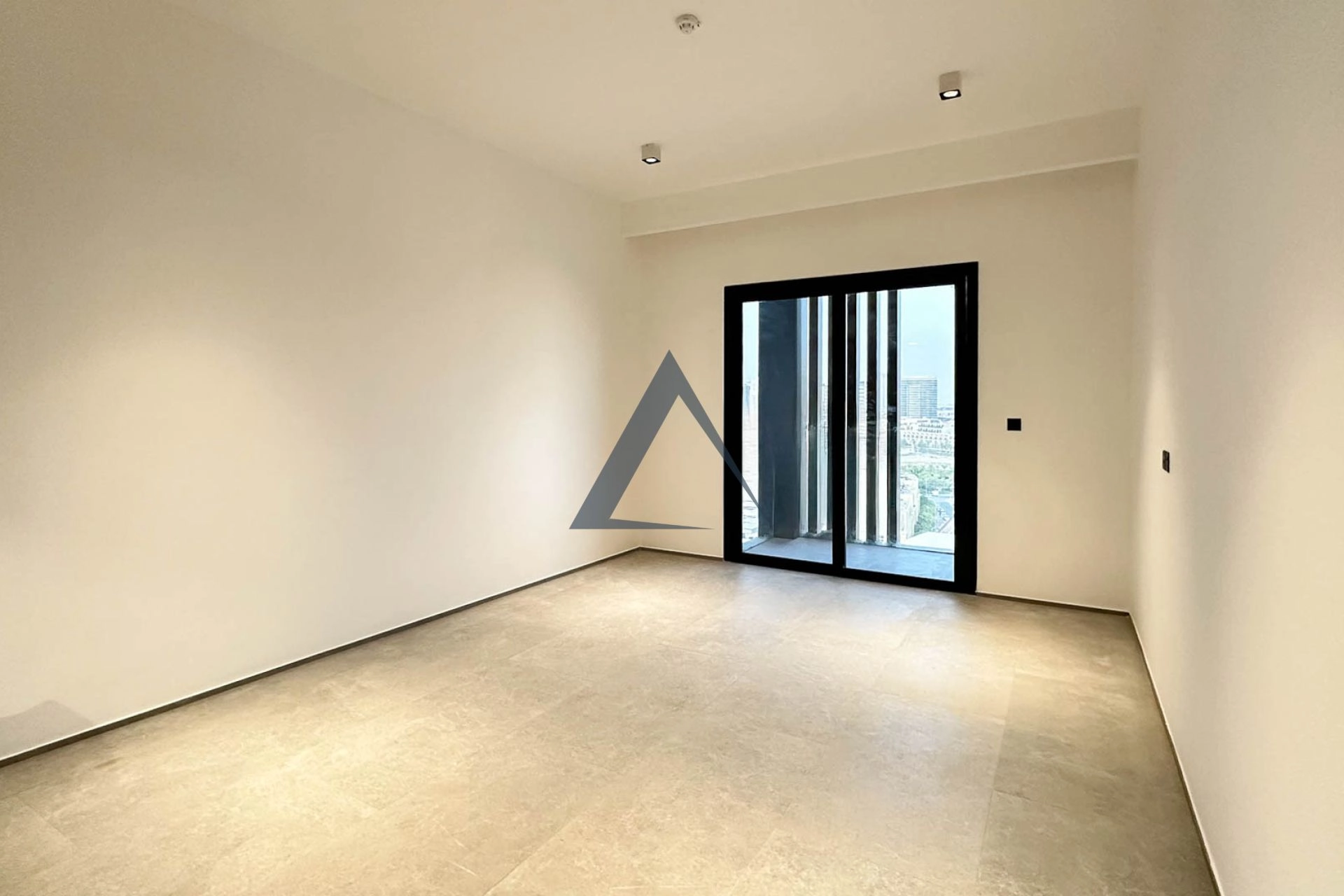 Spacious 2BR | Vacant | Community View