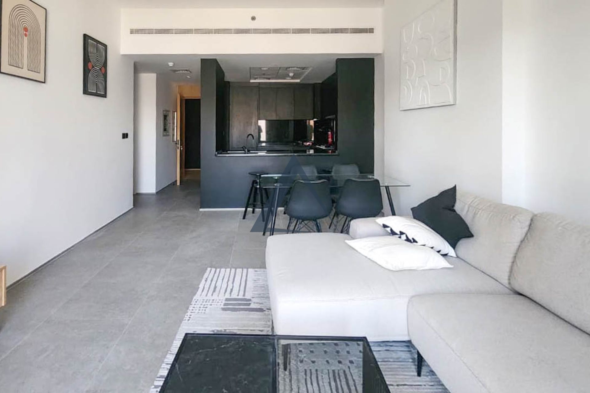 Stunning 2 B/R | Spacious | Ready to Move