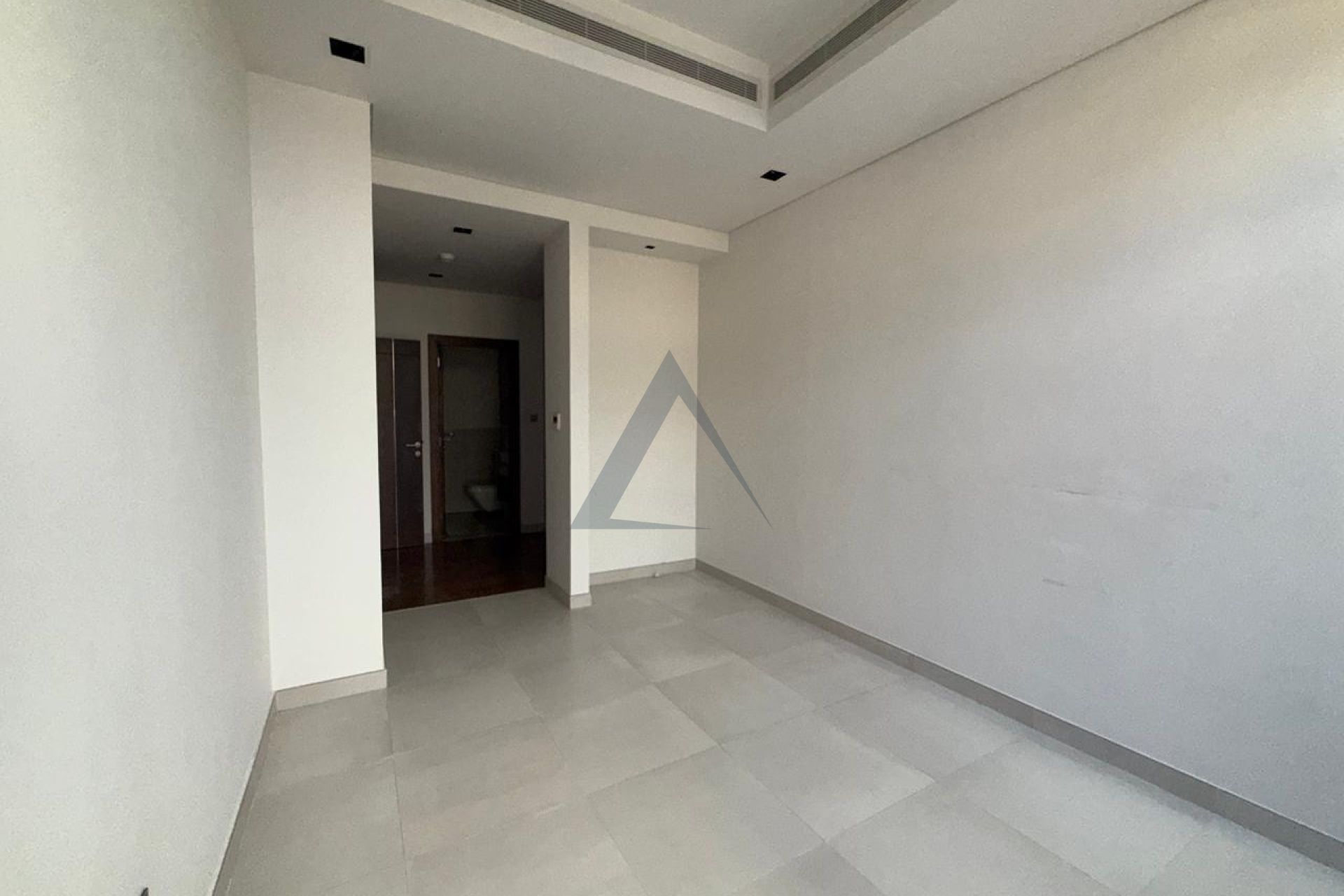 MODERN BRIGHT HOUSE | SPECIOUS | NEAR TO MALL | NEAR EXIT | NEAR MOSQUE