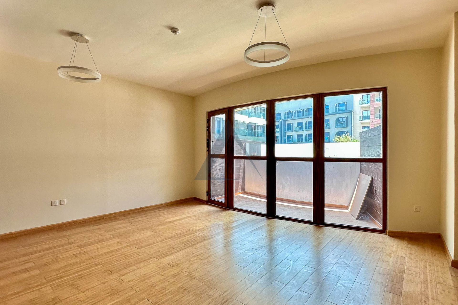 Modern 2BR | Fully Fitted Kitchen | Wooden Flooring