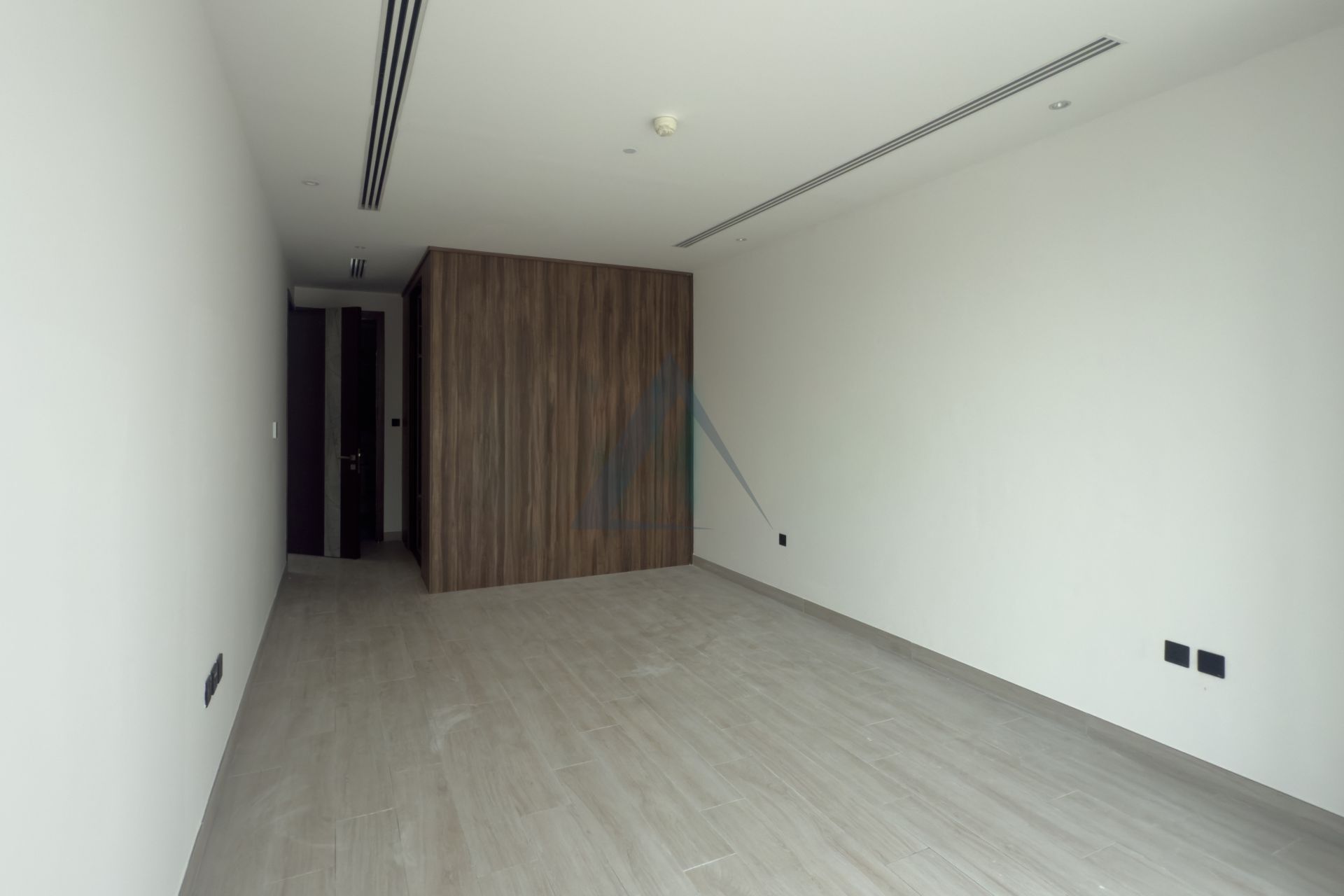 Spacious | Bright Villa | Unfurnished