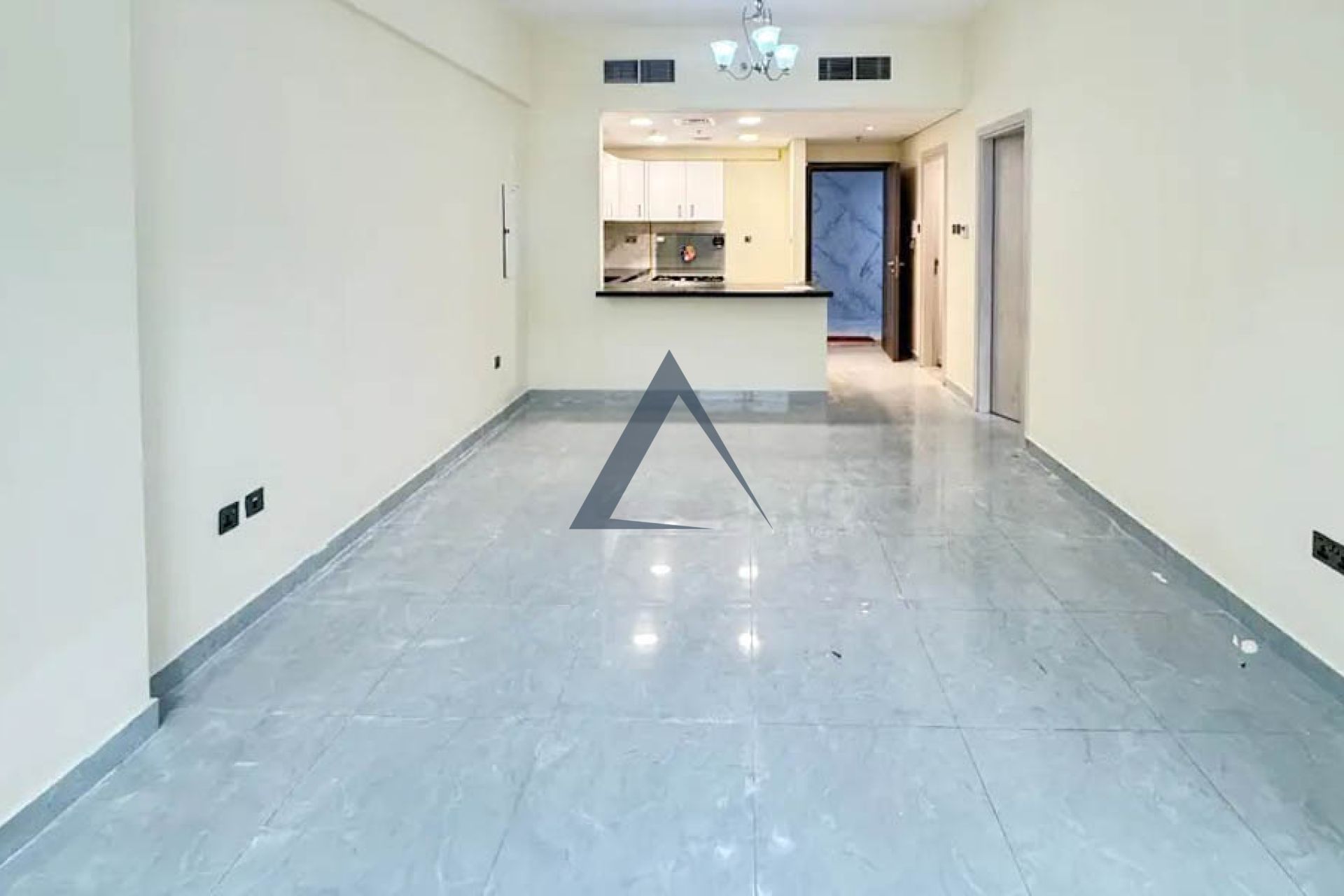 Premium 1 BR | Available Now l Huge Layout