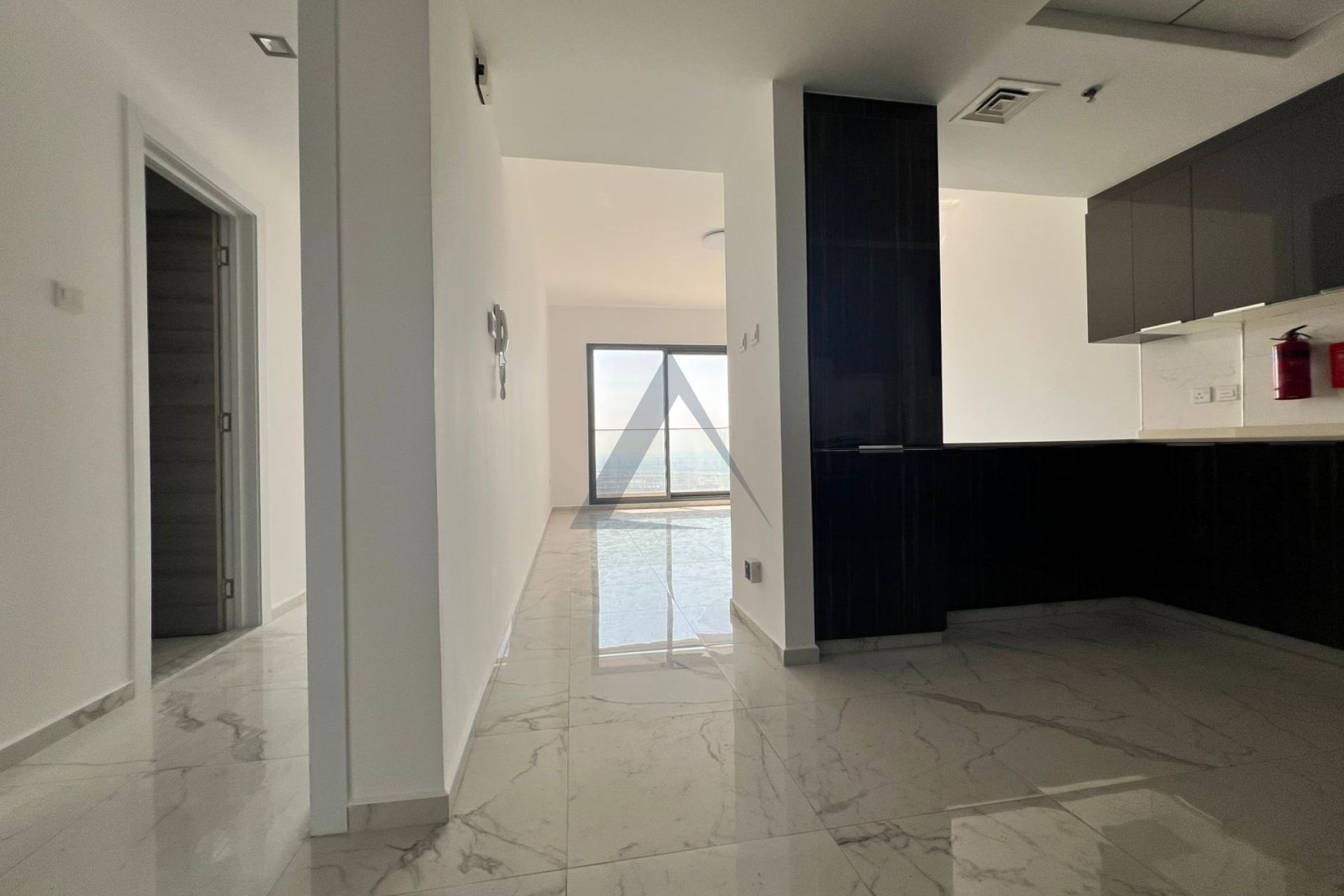 Massive 1BR Semi Close Kitchen with Built in Appliances pool view