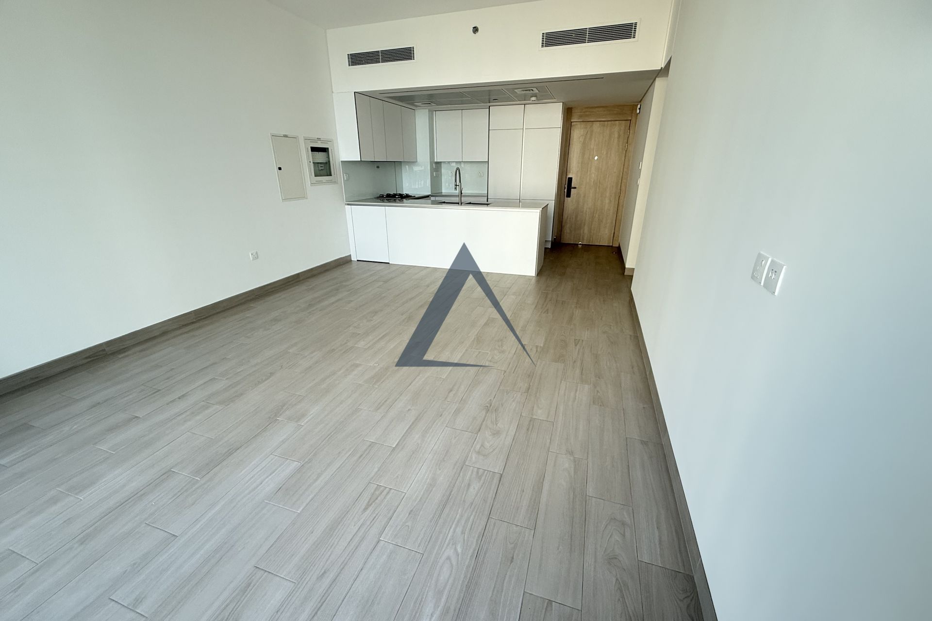 LUXURIOUS FINISH | SPACIOUS LAYOUT | BRAND NEW