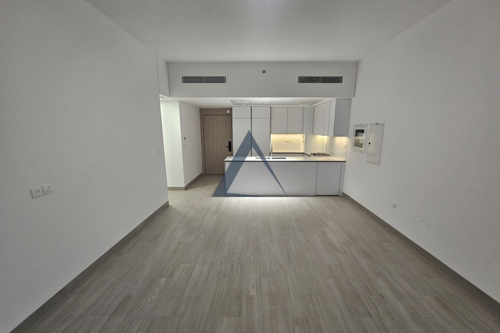 LUXURIOUS FINISH | MAID’S ROOM | SPACIOUS LAYOUT